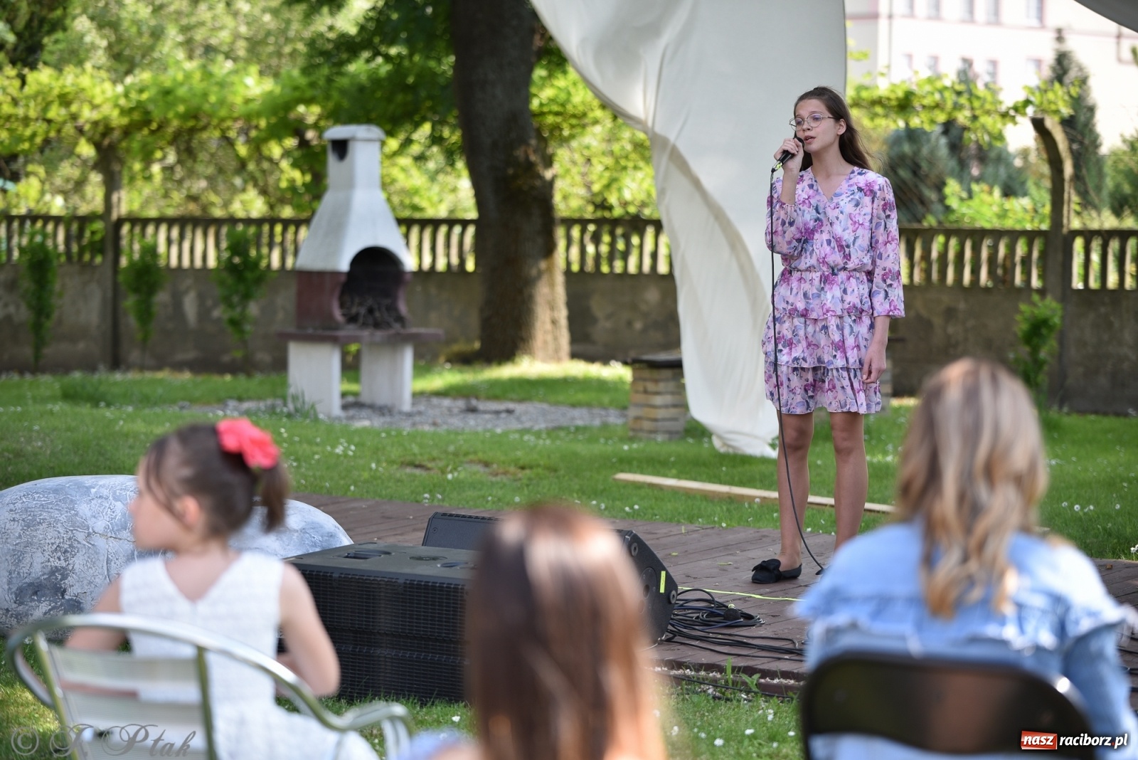 Zdjęcie w galerii na portalu naszraciborz.pl: Młodzi wokaliści studia ARS wystąpili w Ogrodach Strzechy [FOTO i WIDEO] wiadomości z regionu