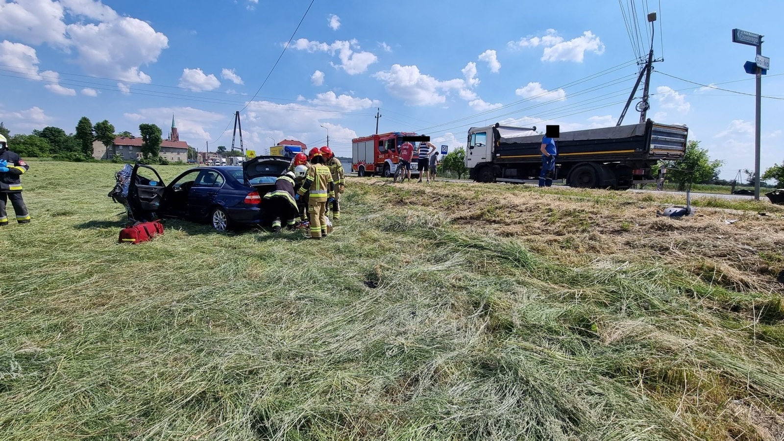 Zdjęcie w galerii na portalu naszraciborz.pl: Zderzenie BMW i ciężarówki w Markowicach [FOTO] wiadomości z regionu