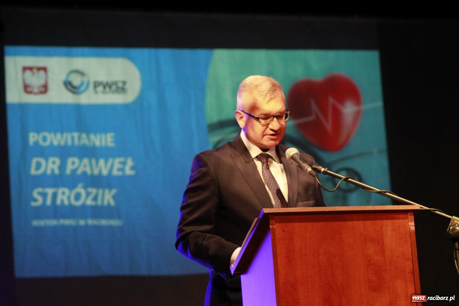 Zdjęcie w galerii na portalu naszraciborz.pl: Czepkowanie w raciborskiej PWSZ z udziałem ministra zdrowia wiadomości z regionu