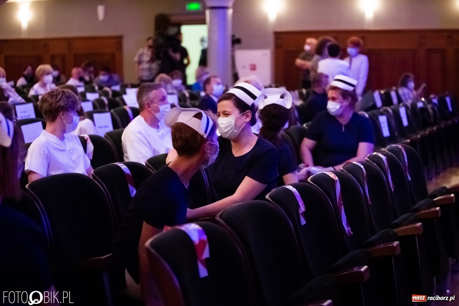 Zdjęcie w galerii na portalu naszraciborz.pl: Czepkowanie w raciborskiej PWSZ z udziałem ministra zdrowia wiadomości z regionu