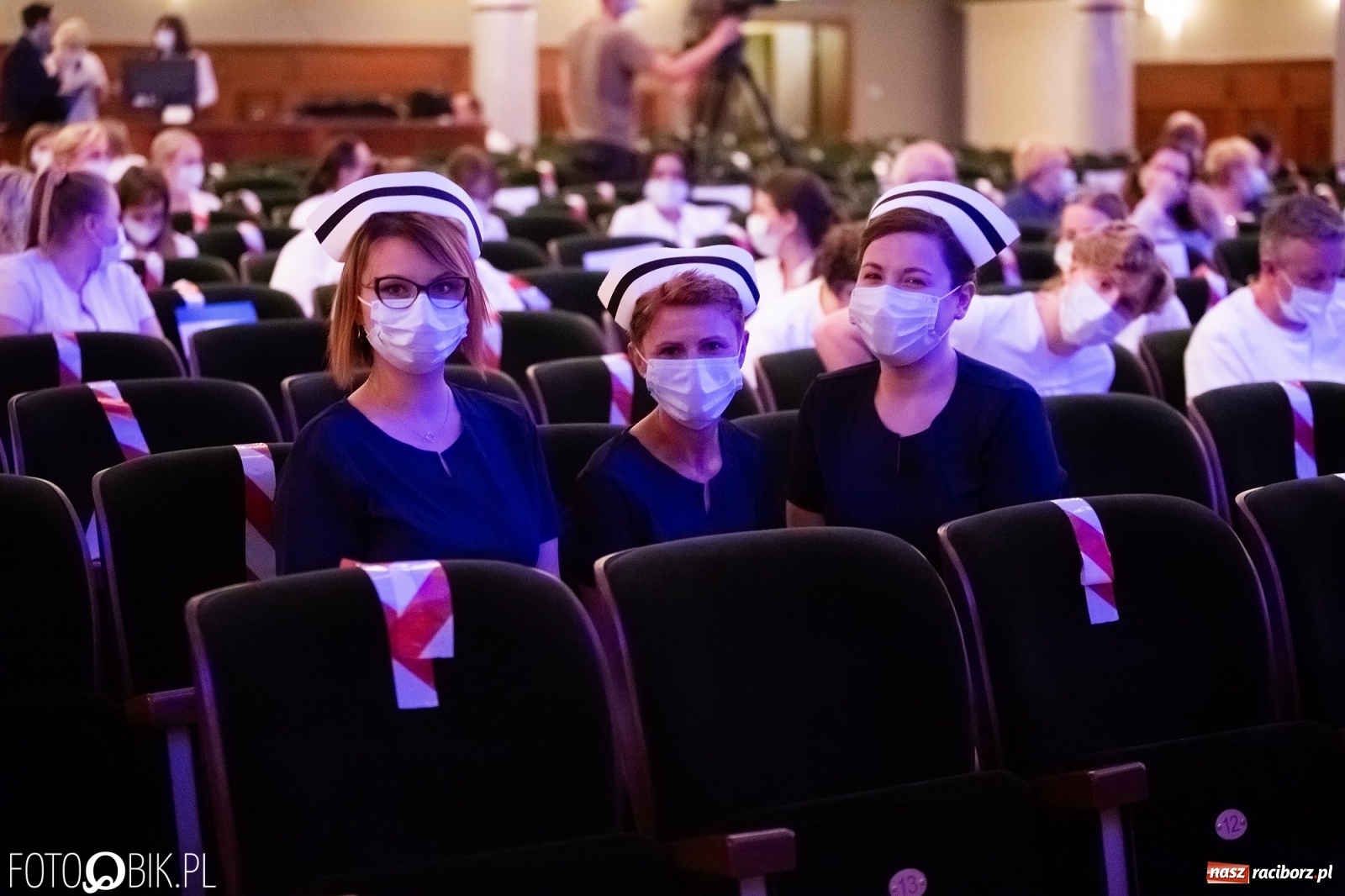 Zdjęcie w galerii na portalu naszraciborz.pl: Czepkowanie w raciborskiej PWSZ z udziałem ministra zdrowia wiadomości z regionu