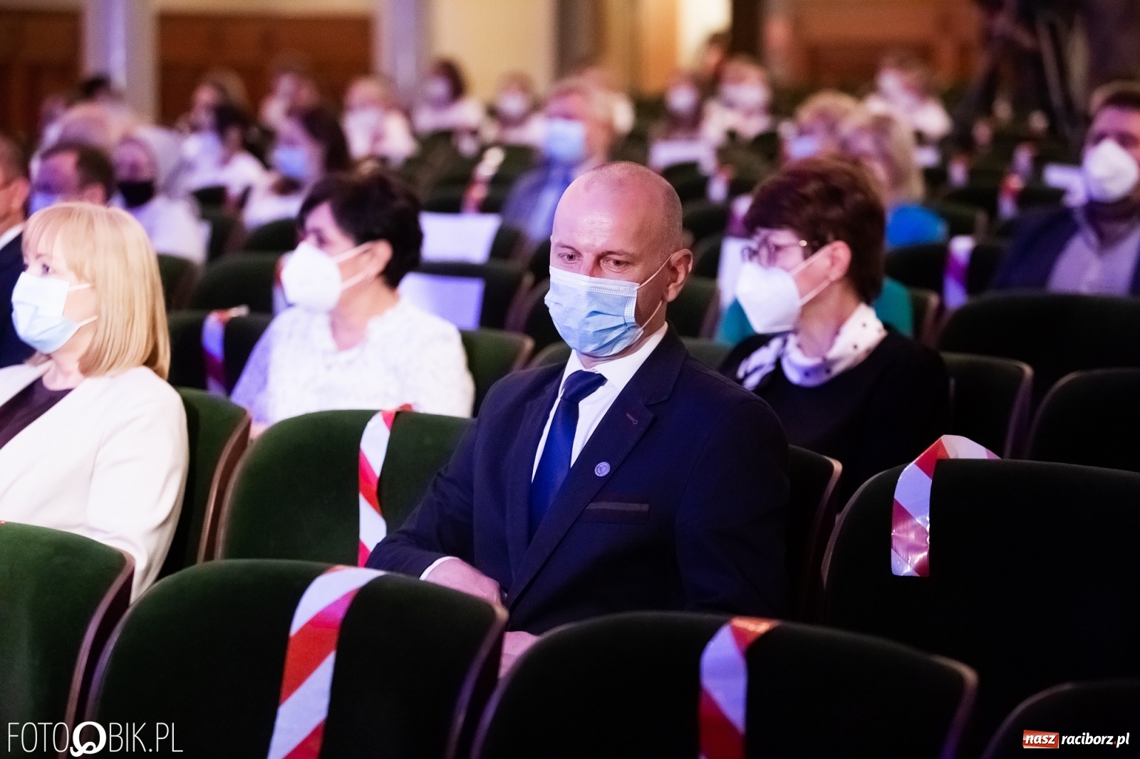 Zdjęcie w galerii na portalu naszraciborz.pl: Czepkowanie w raciborskiej PWSZ z udziałem ministra zdrowia wiadomości z regionu