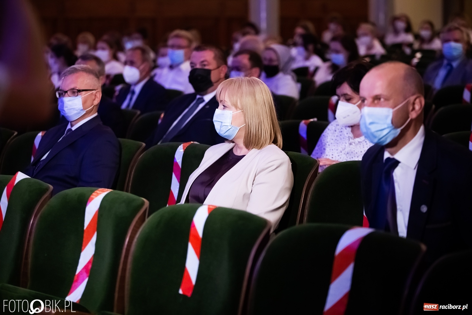 Zdjęcie w galerii na portalu naszraciborz.pl: Czepkowanie w raciborskiej PWSZ z udziałem ministra zdrowia wiadomości z regionu