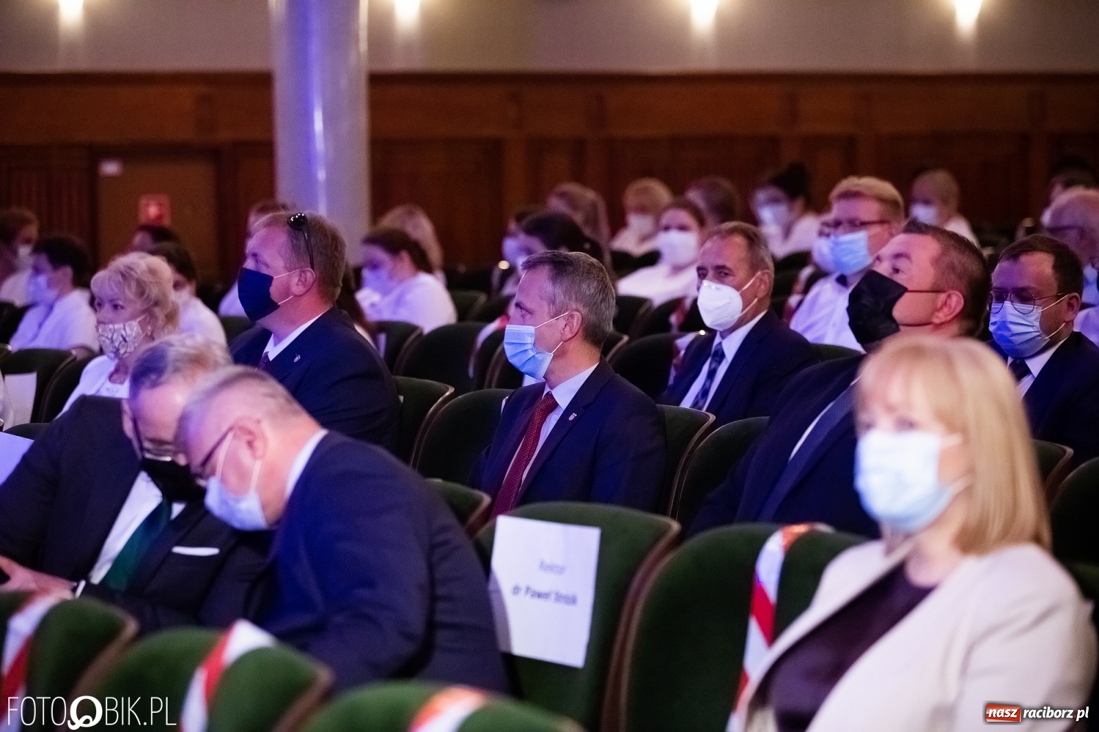 Zdjęcie w galerii na portalu naszraciborz.pl: Czepkowanie w raciborskiej PWSZ z udziałem ministra zdrowia wiadomości z regionu