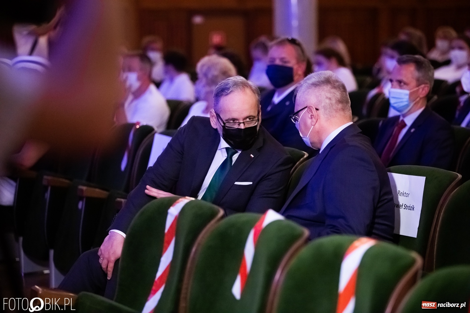 Zdjęcie w galerii na portalu naszraciborz.pl: Czepkowanie w raciborskiej PWSZ z udziałem ministra zdrowia wiadomości z regionu