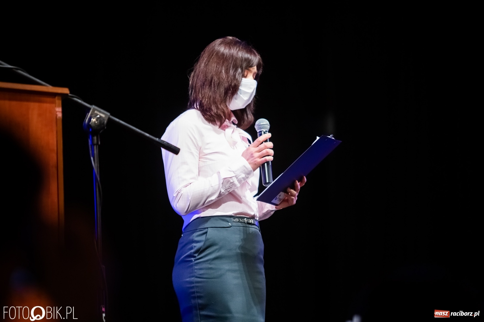 Zdjęcie w galerii na portalu naszraciborz.pl: Czepkowanie w raciborskiej PWSZ z udziałem ministra zdrowia wiadomości z regionu