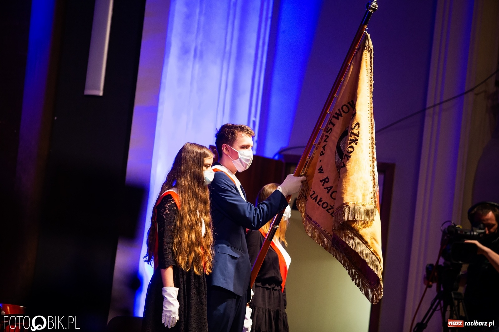 Zdjęcie w galerii na portalu naszraciborz.pl: Czepkowanie w raciborskiej PWSZ z udziałem ministra zdrowia wiadomości z regionu