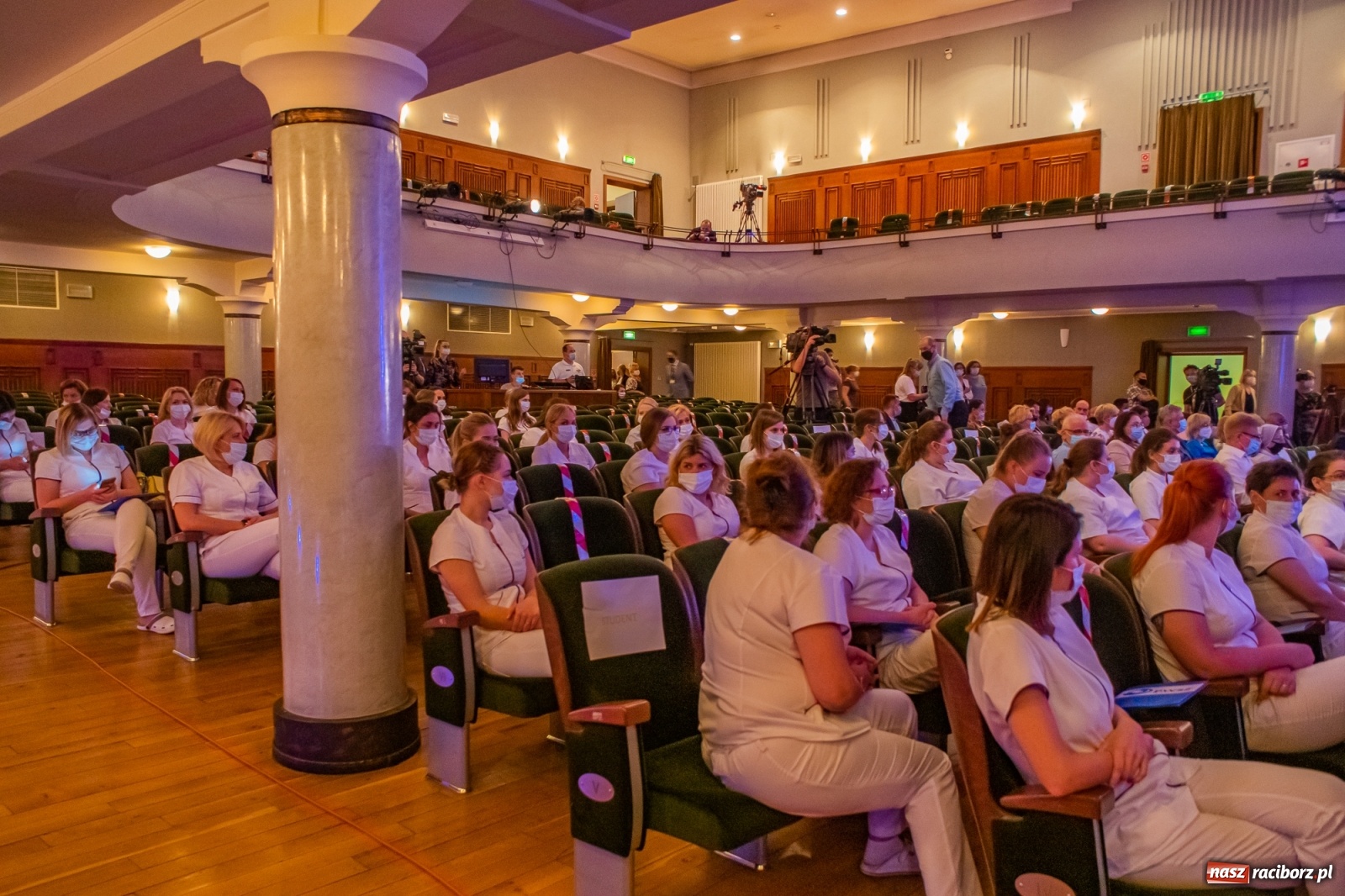 Zdjęcie w galerii na portalu naszraciborz.pl: Czepkowanie w raciborskiej PWSZ z udziałem ministra zdrowia wiadomości z regionu