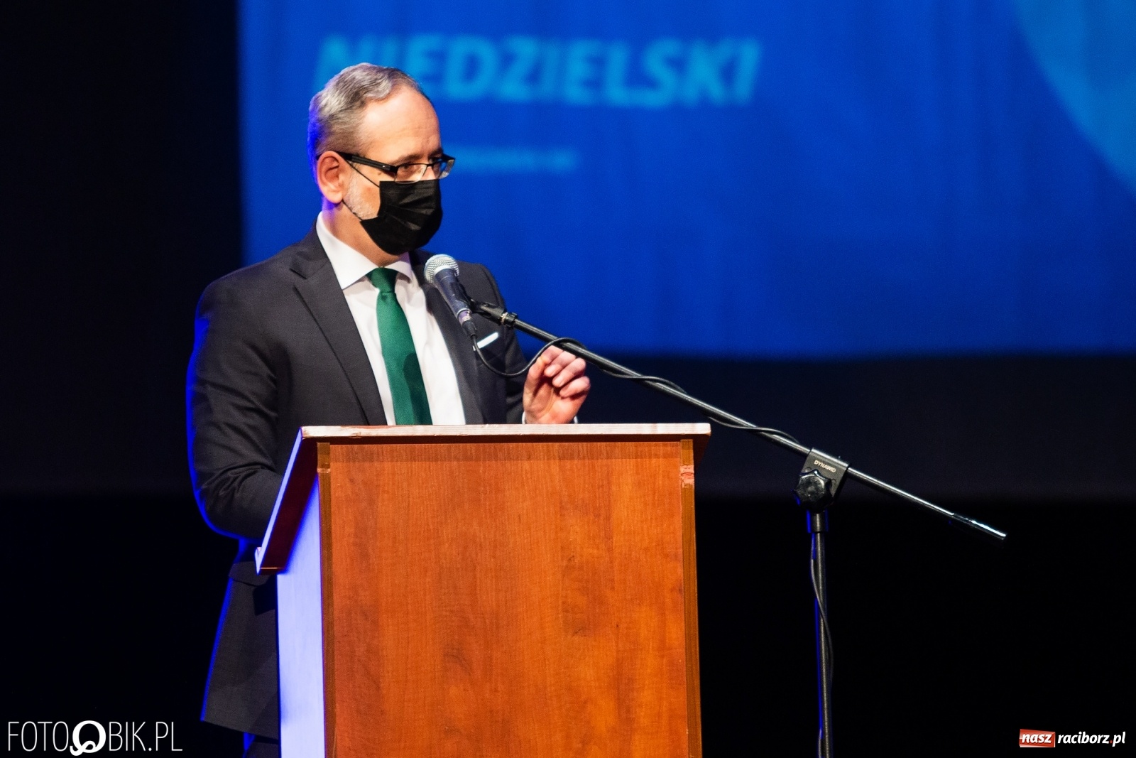 Zdjęcie w galerii na portalu naszraciborz.pl: Czepkowanie w raciborskiej PWSZ z udziałem ministra zdrowia wiadomości z regionu