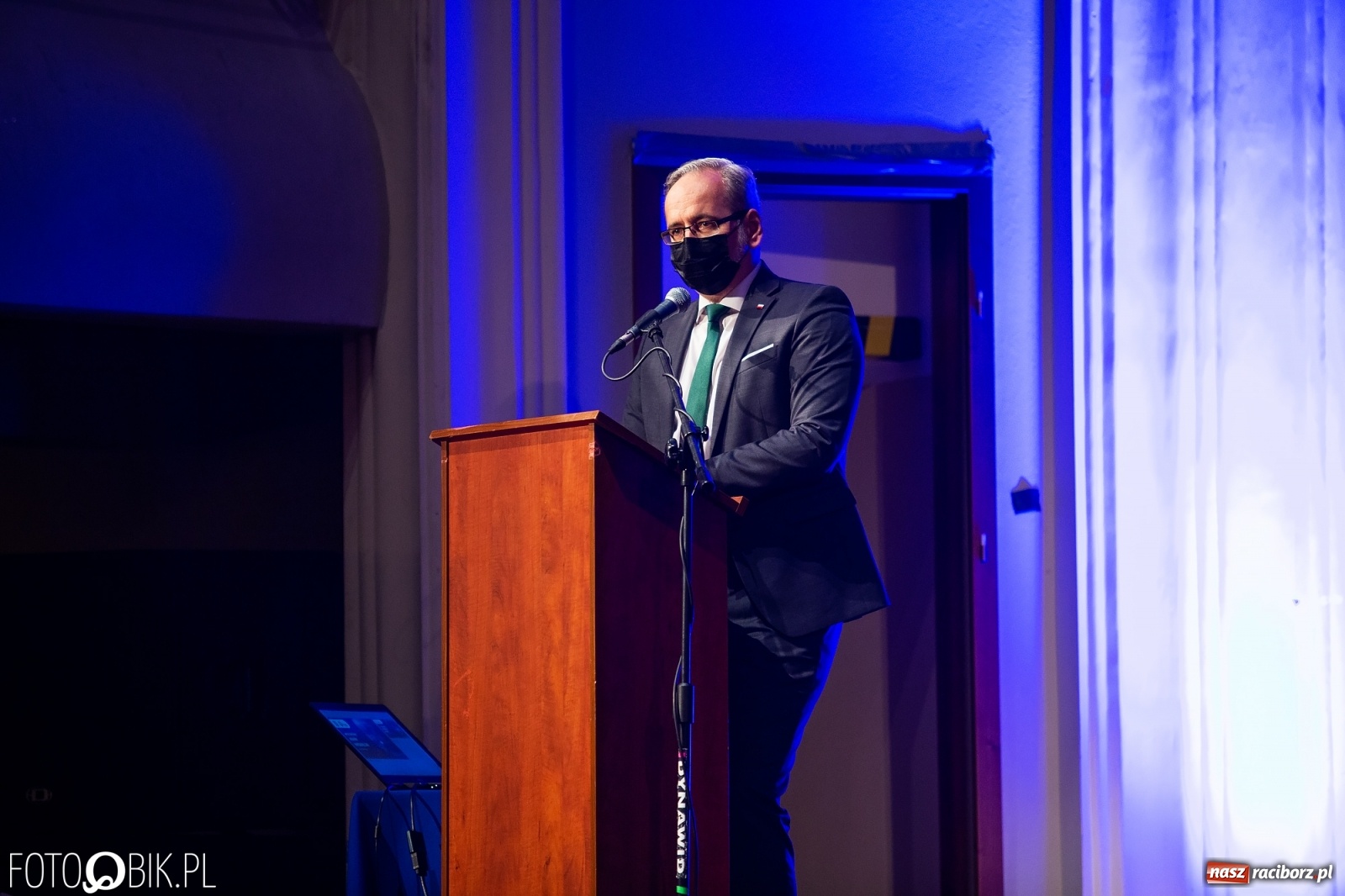 Zdjęcie w galerii na portalu naszraciborz.pl: Czepkowanie w raciborskiej PWSZ z udziałem ministra zdrowia wiadomości z regionu