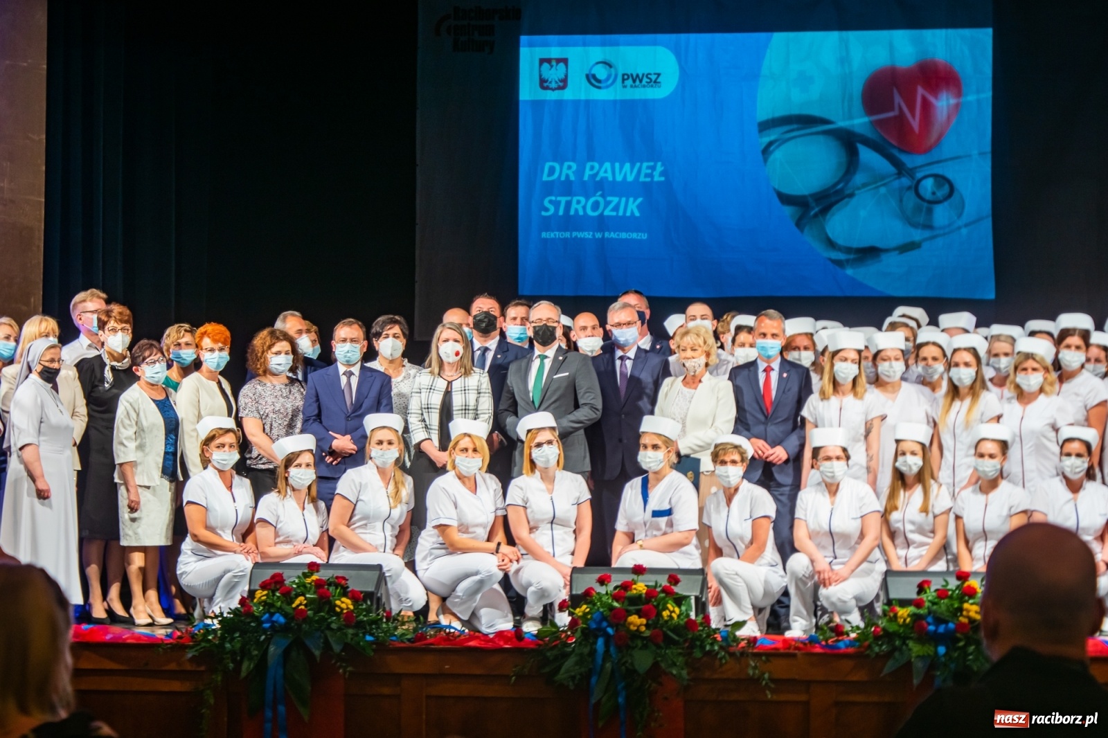 Zdjęcie w galerii na portalu naszraciborz.pl: Czepkowanie w raciborskiej PWSZ z udziałem ministra zdrowia wiadomości z regionu