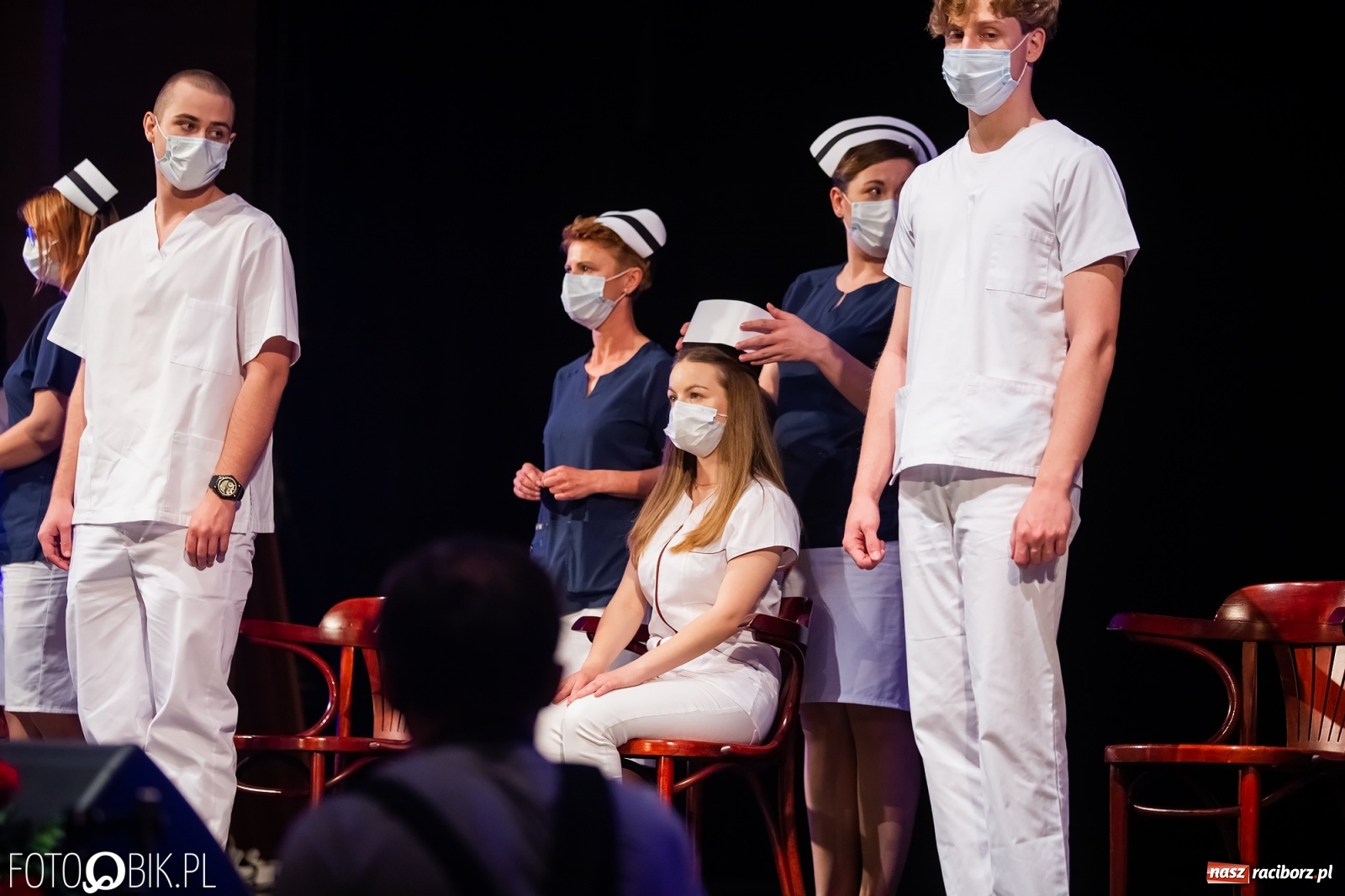 Zdjęcie w galerii na portalu naszraciborz.pl: Czepkowanie w raciborskiej PWSZ z udziałem ministra zdrowia wiadomości z regionu