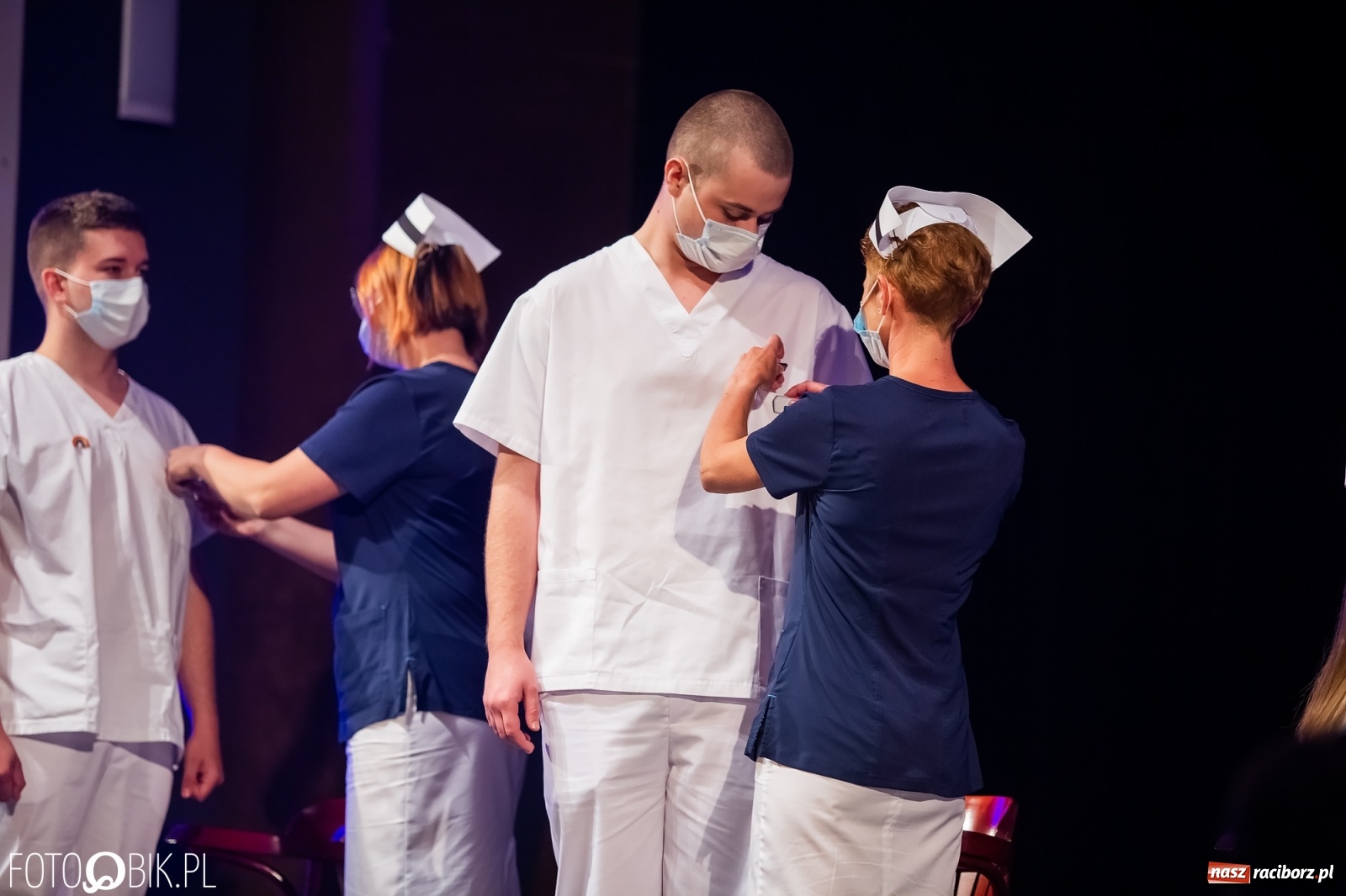 Zdjęcie w galerii na portalu naszraciborz.pl: Czepkowanie w raciborskiej PWSZ z udziałem ministra zdrowia wiadomości z regionu