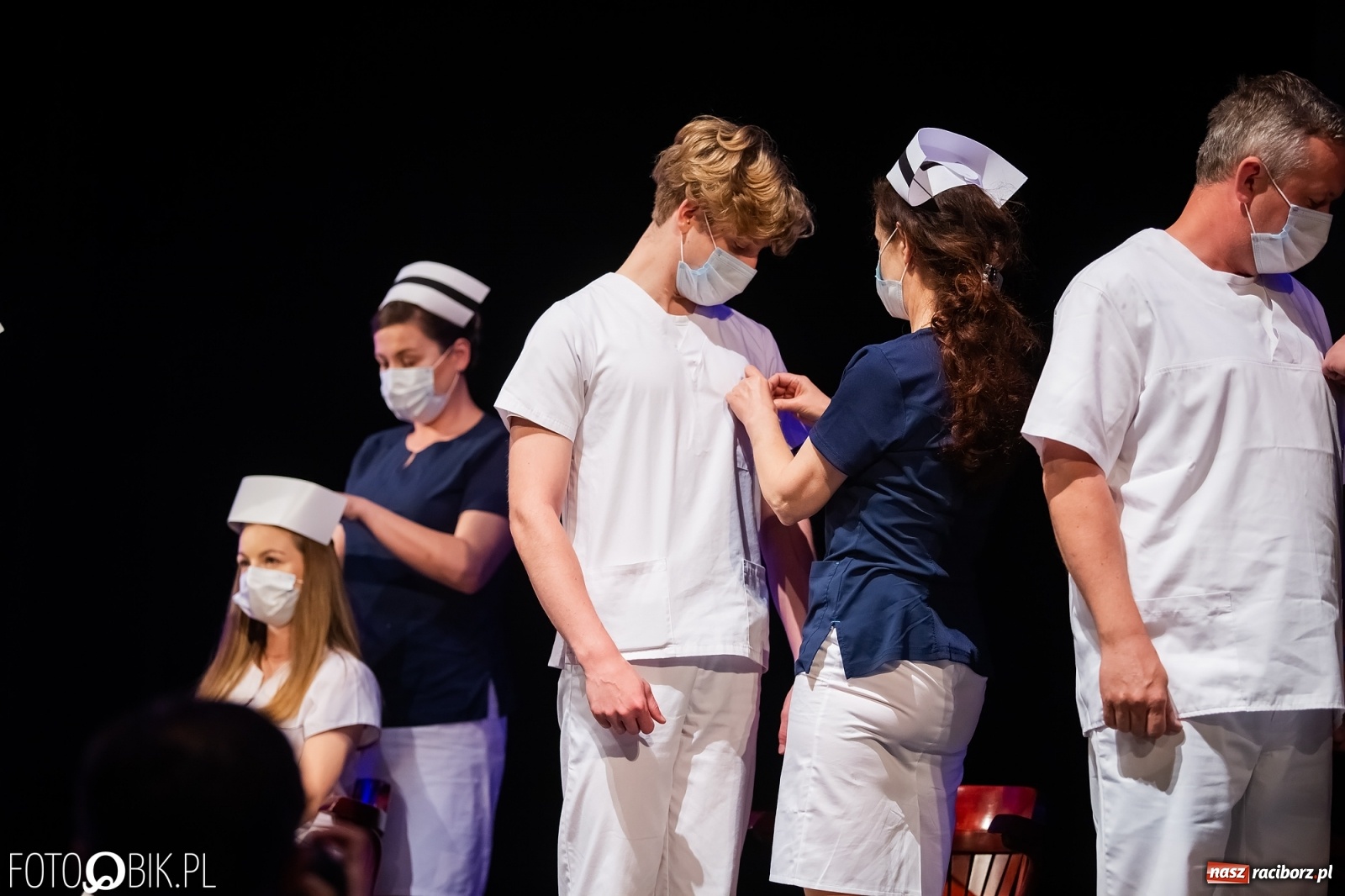 Zdjęcie w galerii na portalu naszraciborz.pl: Czepkowanie w raciborskiej PWSZ z udziałem ministra zdrowia wiadomości z regionu