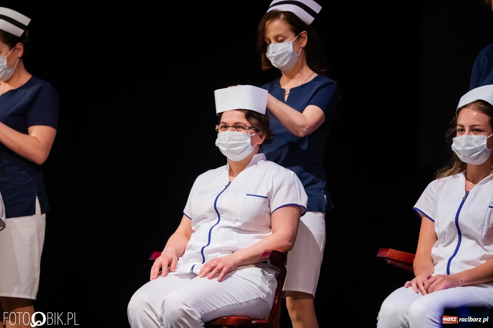 Zdjęcie w galerii na portalu naszraciborz.pl: Czepkowanie w raciborskiej PWSZ z udziałem ministra zdrowia wiadomości z regionu