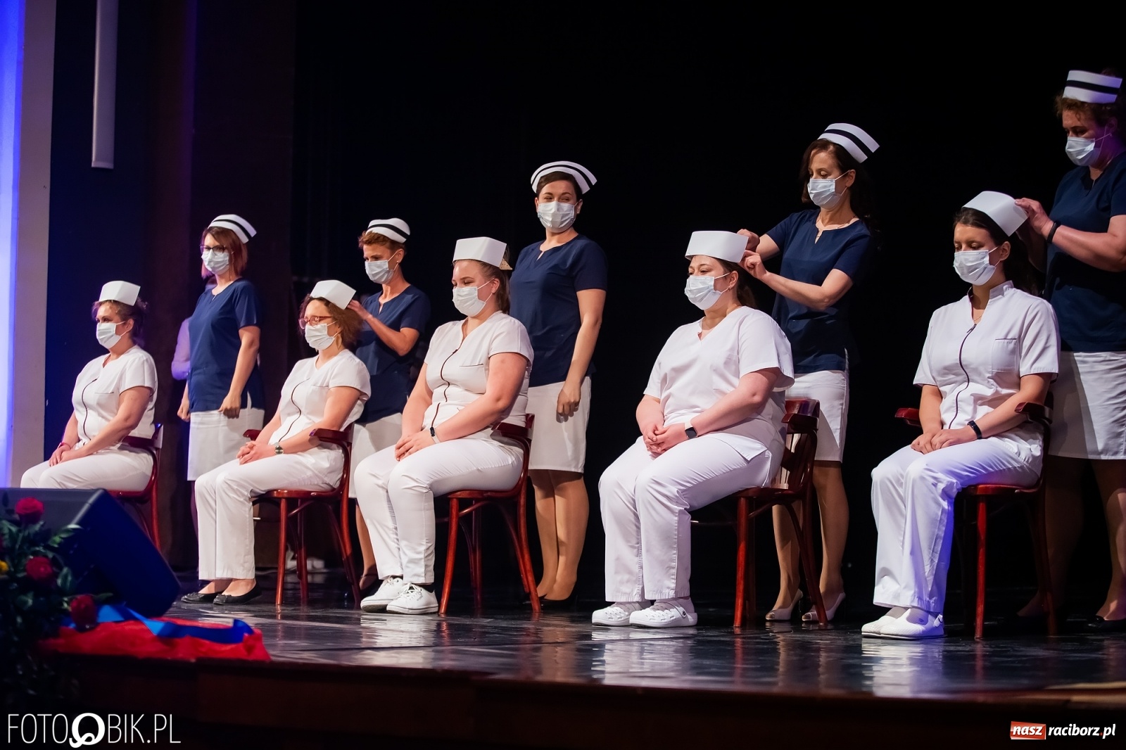 Zdjęcie w galerii na portalu naszraciborz.pl: Czepkowanie w raciborskiej PWSZ z udziałem ministra zdrowia wiadomości z regionu