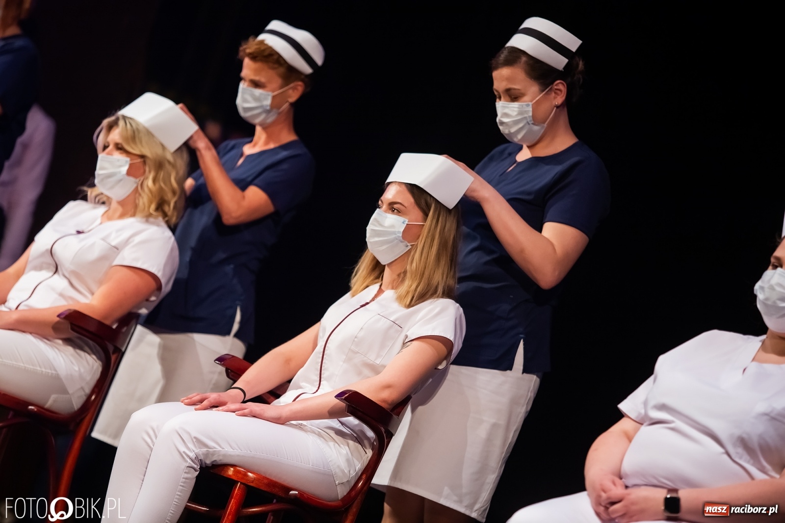 Zdjęcie w galerii na portalu naszraciborz.pl: Czepkowanie w raciborskiej PWSZ z udziałem ministra zdrowia wiadomości z regionu