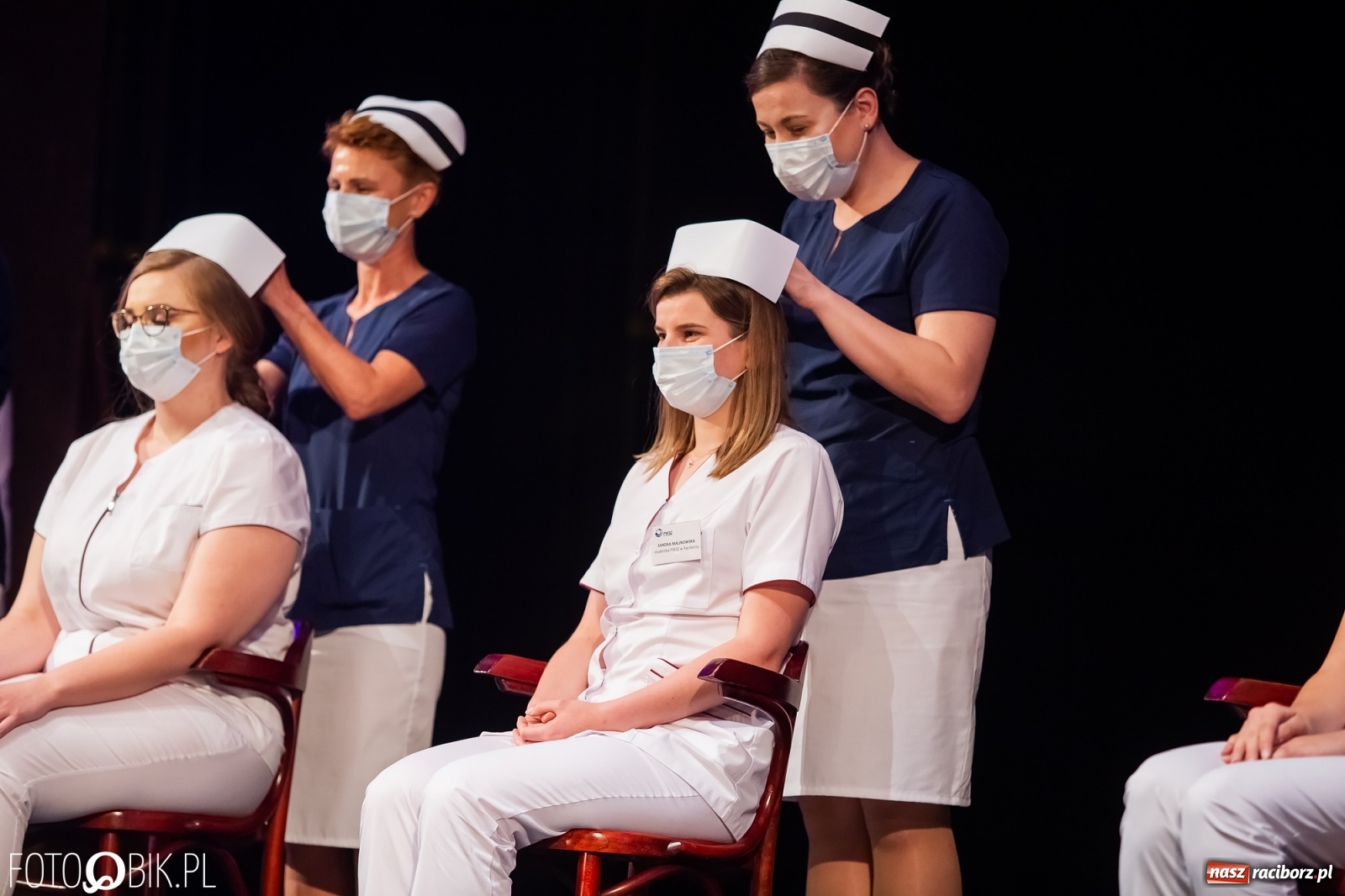 Zdjęcie w galerii na portalu naszraciborz.pl: Czepkowanie w raciborskiej PWSZ z udziałem ministra zdrowia wiadomości z regionu