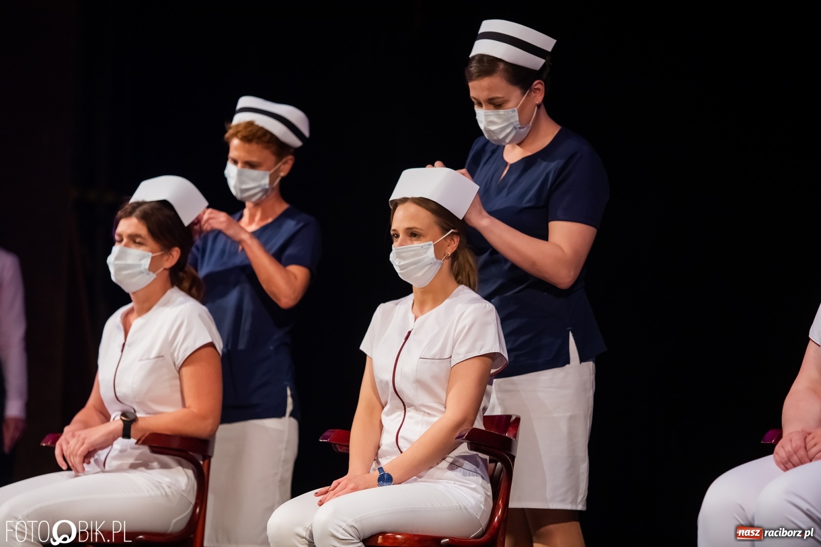 Zdjęcie w galerii na portalu naszraciborz.pl: Czepkowanie w raciborskiej PWSZ z udziałem ministra zdrowia wiadomości z regionu