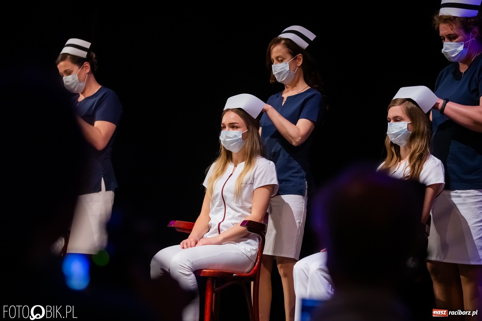 Zdjęcie w galerii na portalu naszraciborz.pl: Czepkowanie w raciborskiej PWSZ z udziałem ministra zdrowia wiadomości z regionu