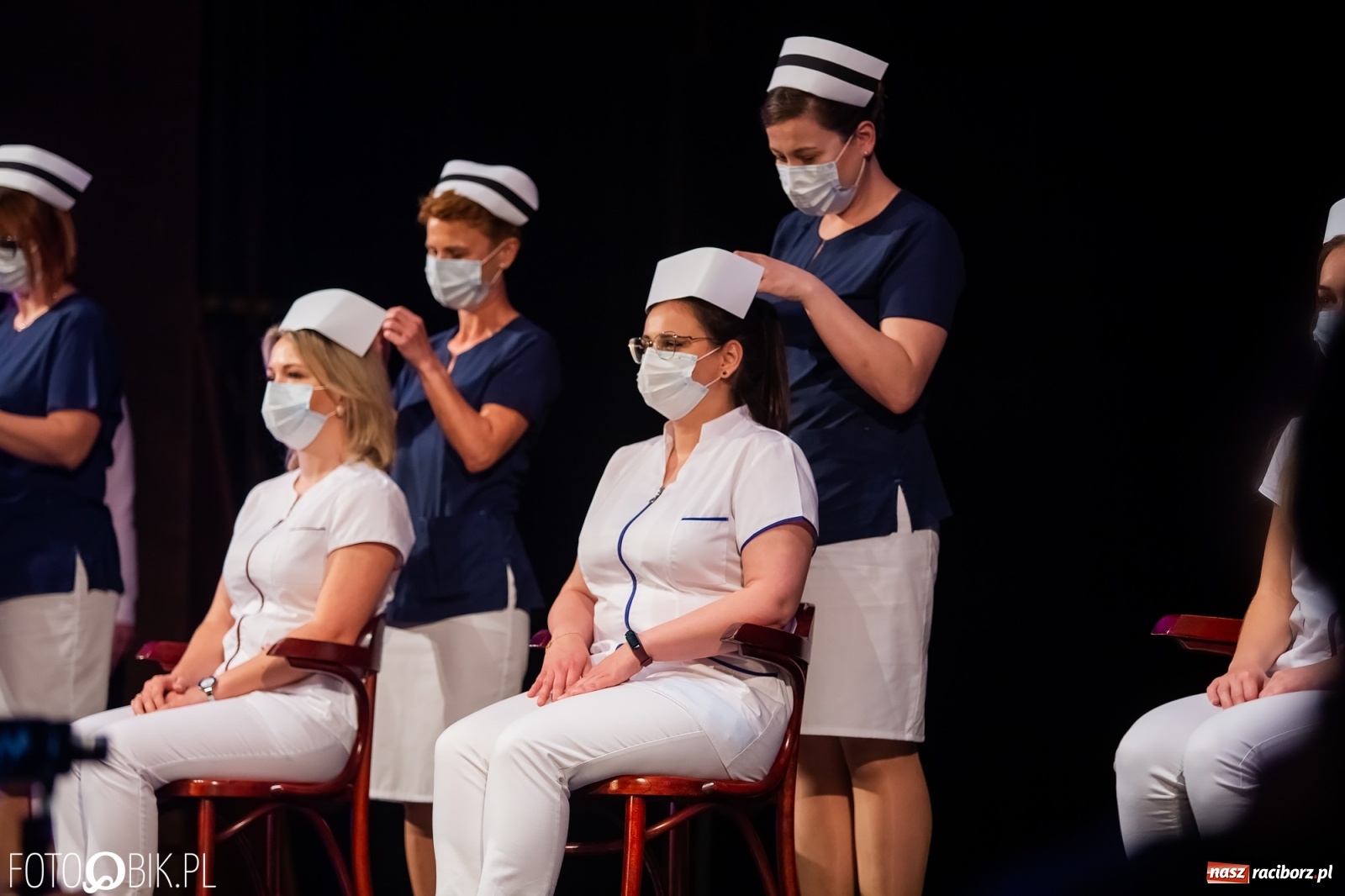 Zdjęcie w galerii na portalu naszraciborz.pl: Czepkowanie w raciborskiej PWSZ z udziałem ministra zdrowia wiadomości z regionu