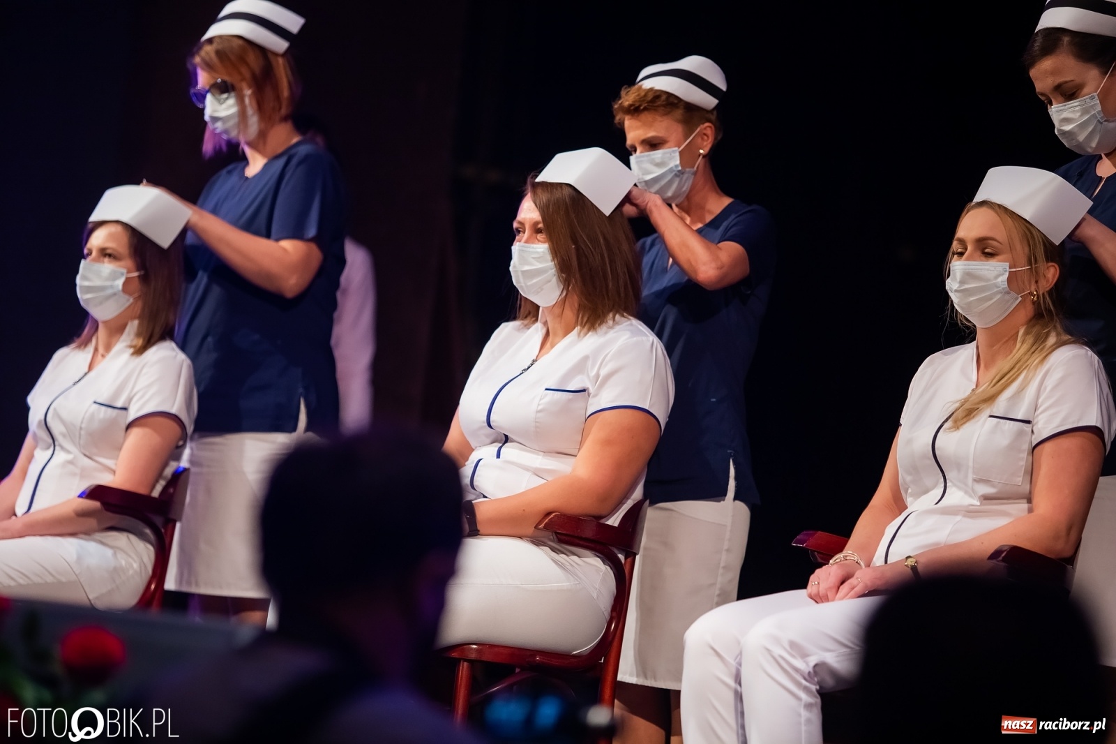 Zdjęcie w galerii na portalu naszraciborz.pl: Czepkowanie w raciborskiej PWSZ z udziałem ministra zdrowia wiadomości z regionu