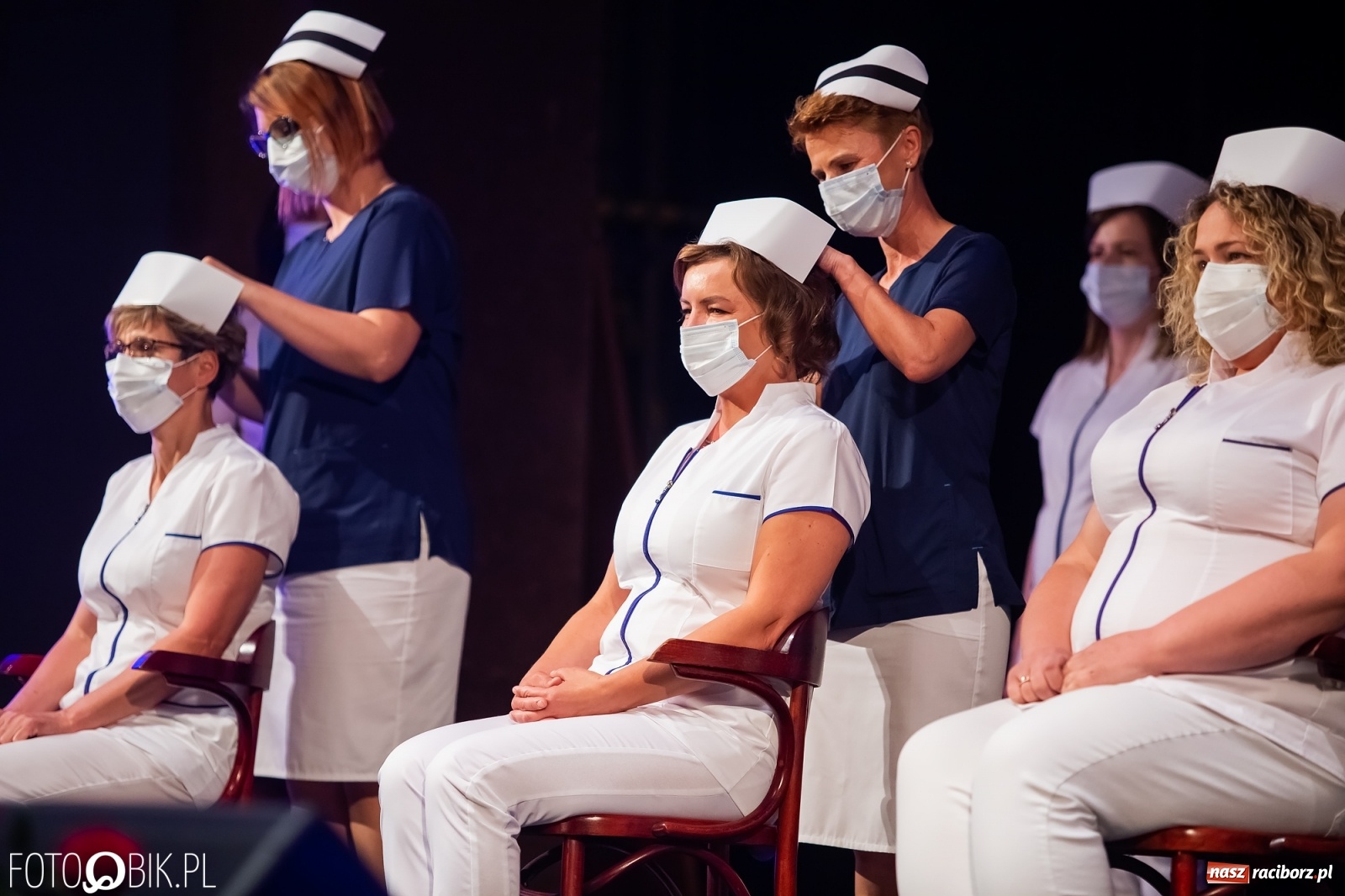 Zdjęcie w galerii na portalu naszraciborz.pl: Czepkowanie w raciborskiej PWSZ z udziałem ministra zdrowia wiadomości z regionu