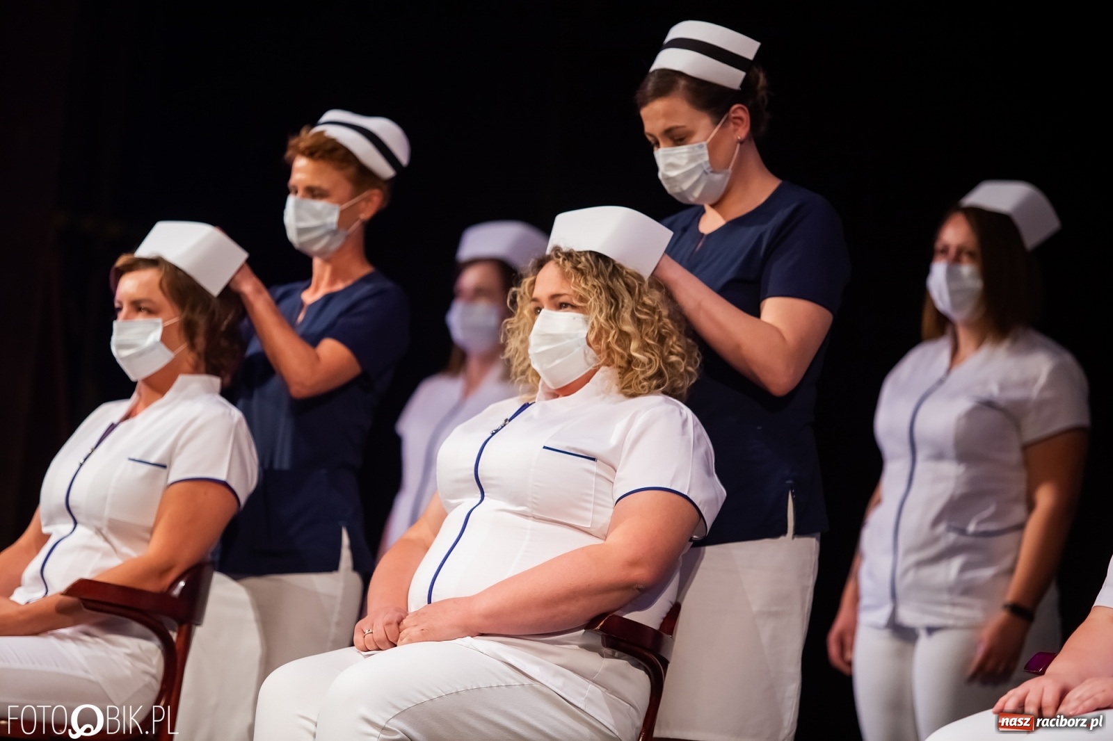 Zdjęcie w galerii na portalu naszraciborz.pl: Czepkowanie w raciborskiej PWSZ z udziałem ministra zdrowia wiadomości z regionu