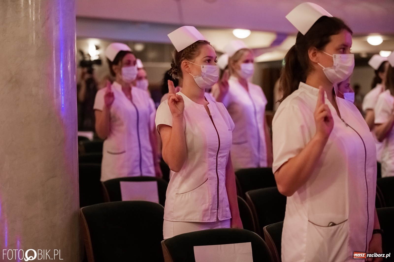 Zdjęcie w galerii na portalu naszraciborz.pl: Czepkowanie w raciborskiej PWSZ z udziałem ministra zdrowia wiadomości z regionu