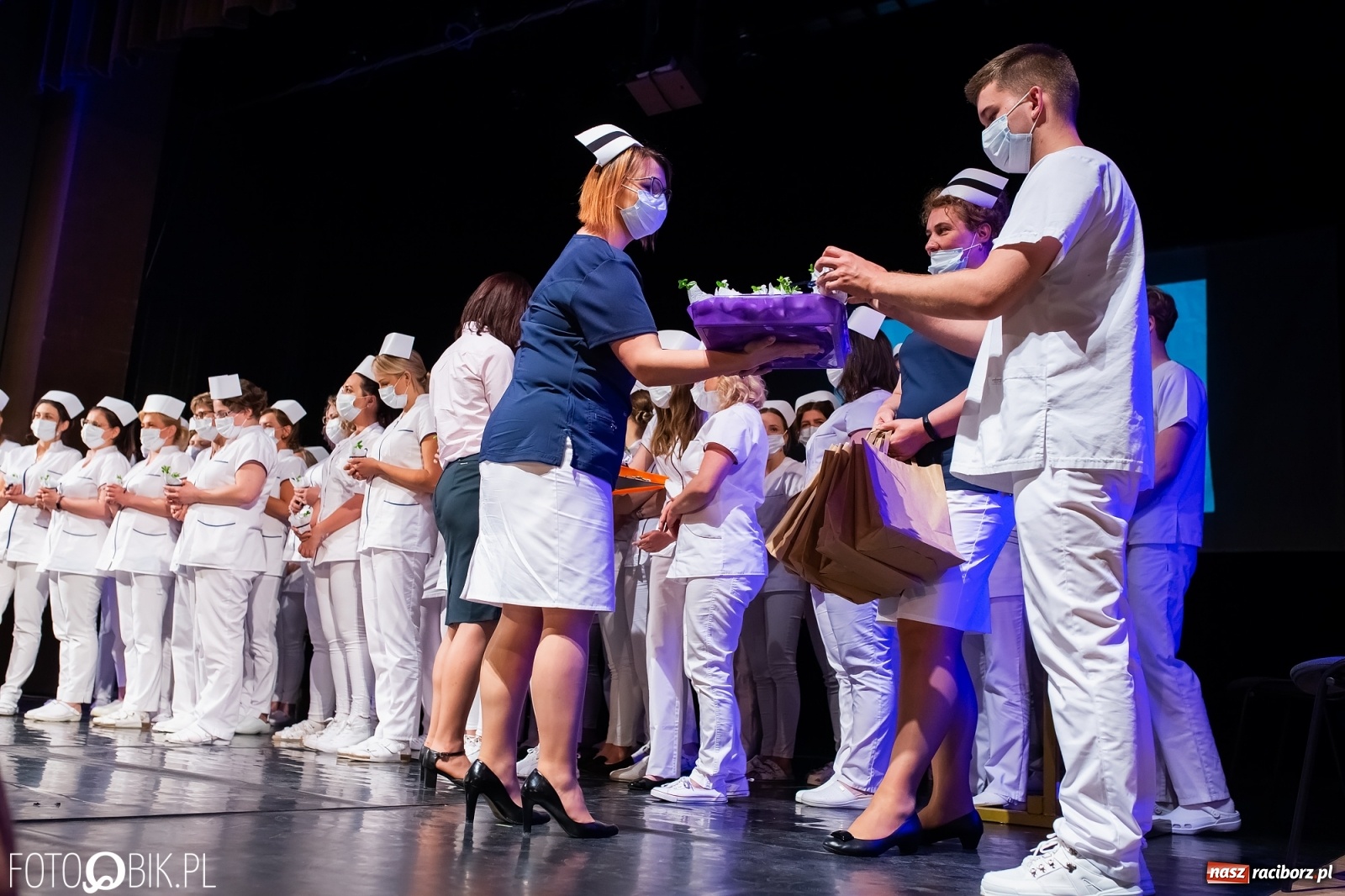 Zdjęcie w galerii na portalu naszraciborz.pl: Czepkowanie w raciborskiej PWSZ z udziałem ministra zdrowia wiadomości z regionu