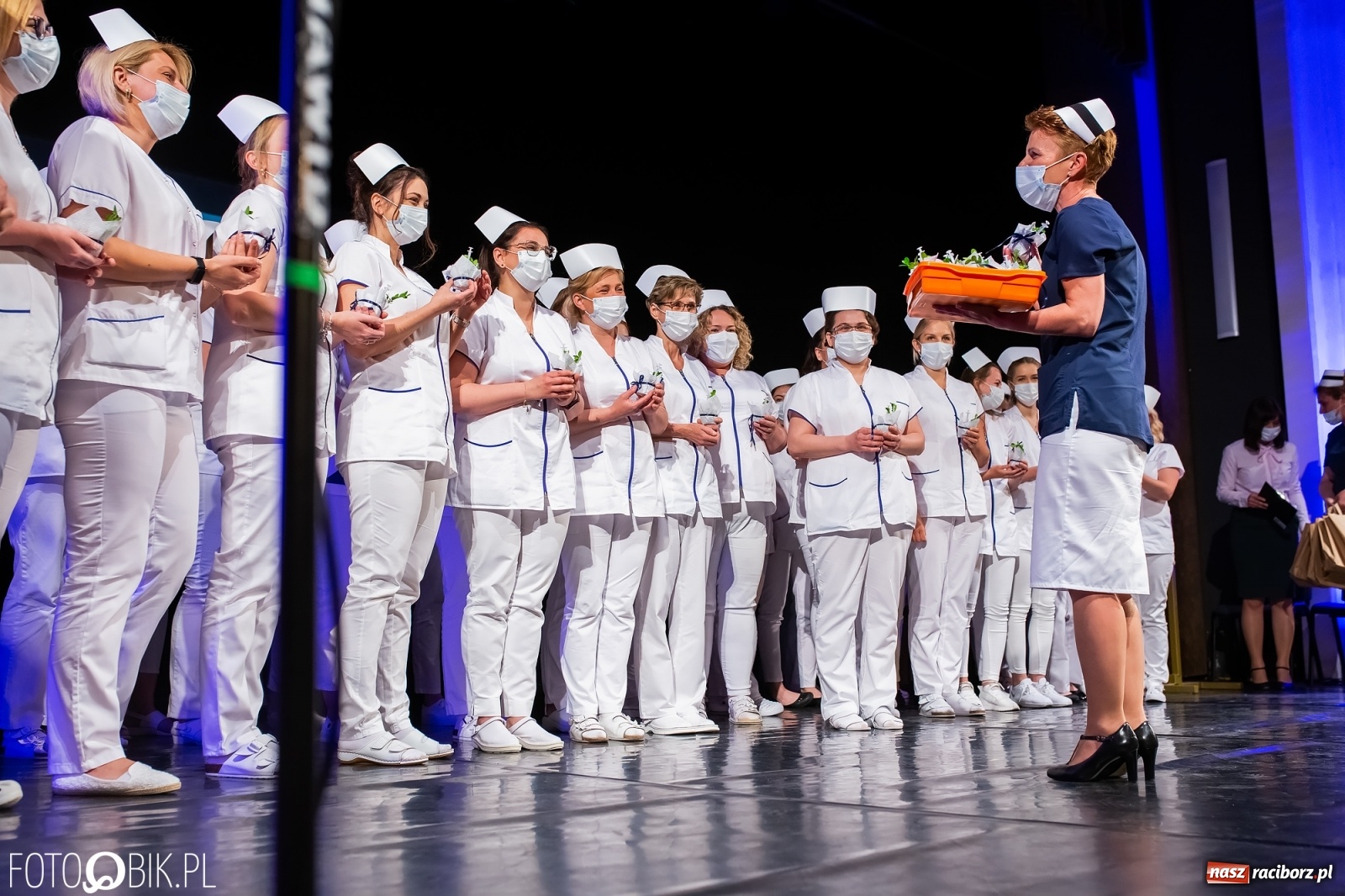 Zdjęcie w galerii na portalu naszraciborz.pl: Czepkowanie w raciborskiej PWSZ z udziałem ministra zdrowia wiadomości z regionu