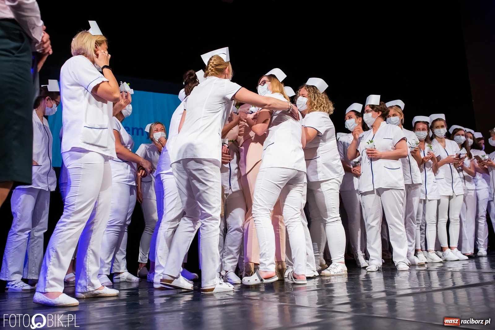 Zdjęcie w galerii na portalu naszraciborz.pl: Czepkowanie w raciborskiej PWSZ z udziałem ministra zdrowia wiadomości z regionu