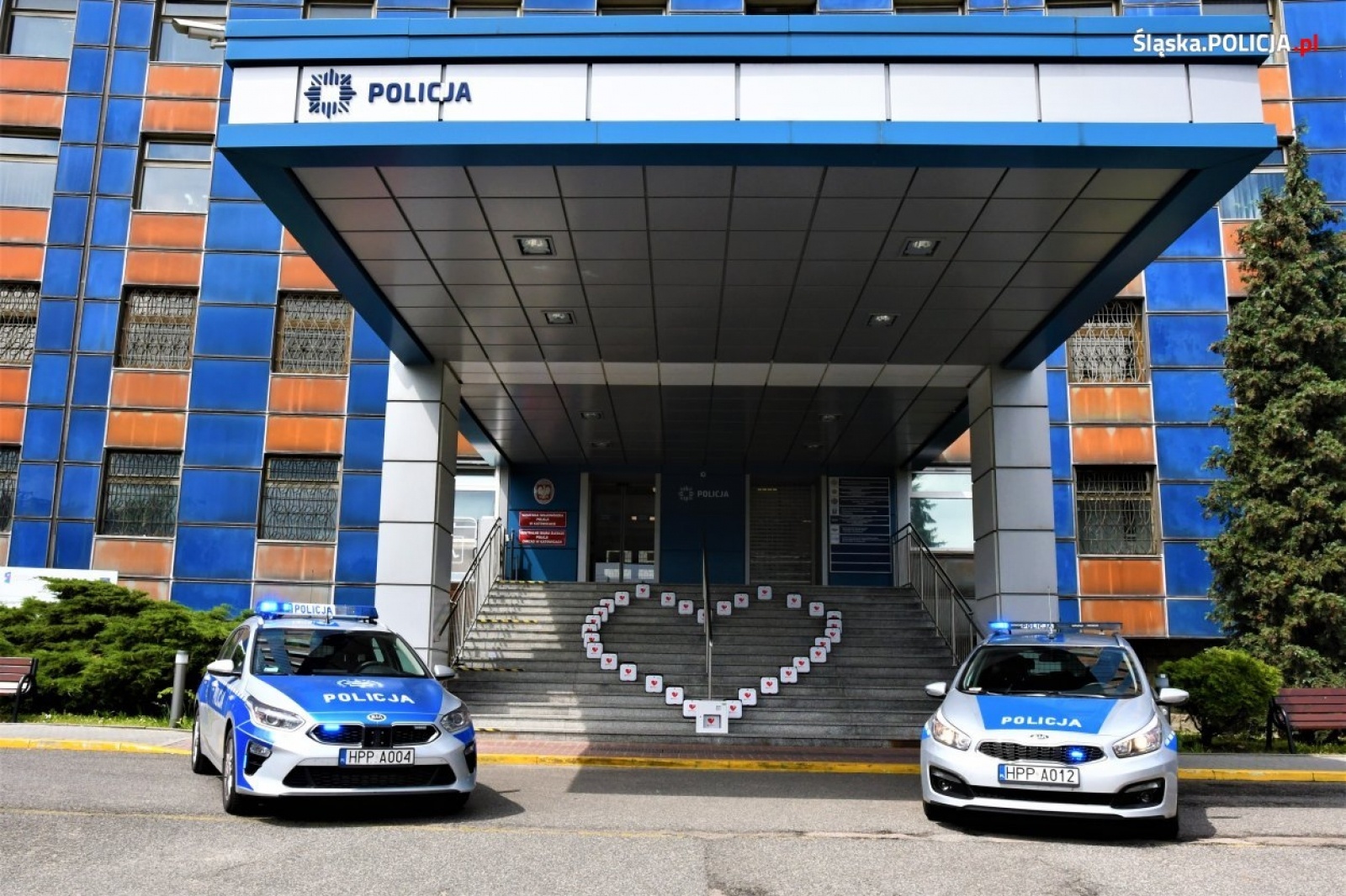 Zdjęcie w galerii na portalu naszraciborz.pl: Ratunek dla życia w zasięgu ręki. Defibrylator w każdej komendzie policji wiadomości z regionu