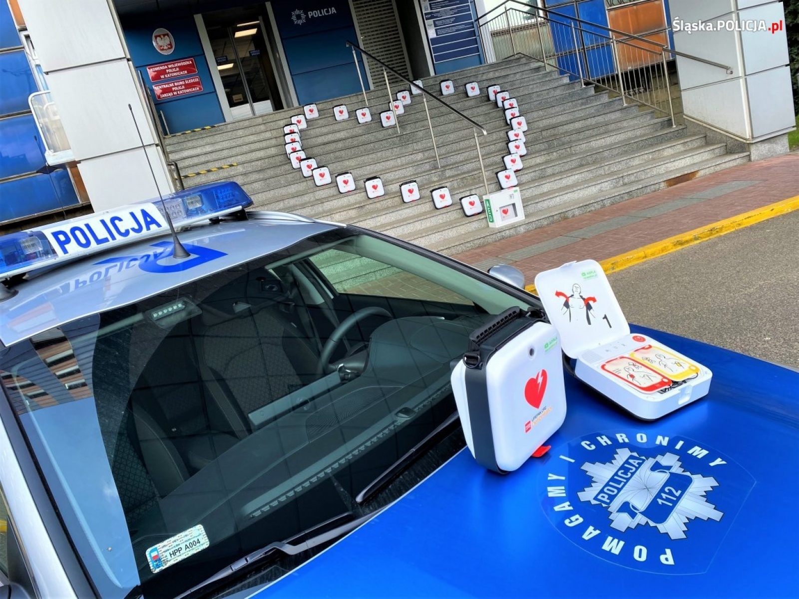 Zdjęcie w galerii na portalu naszraciborz.pl: Ratunek dla życia w zasięgu ręki. Defibrylator w każdej komendzie policji wiadomości z regionu