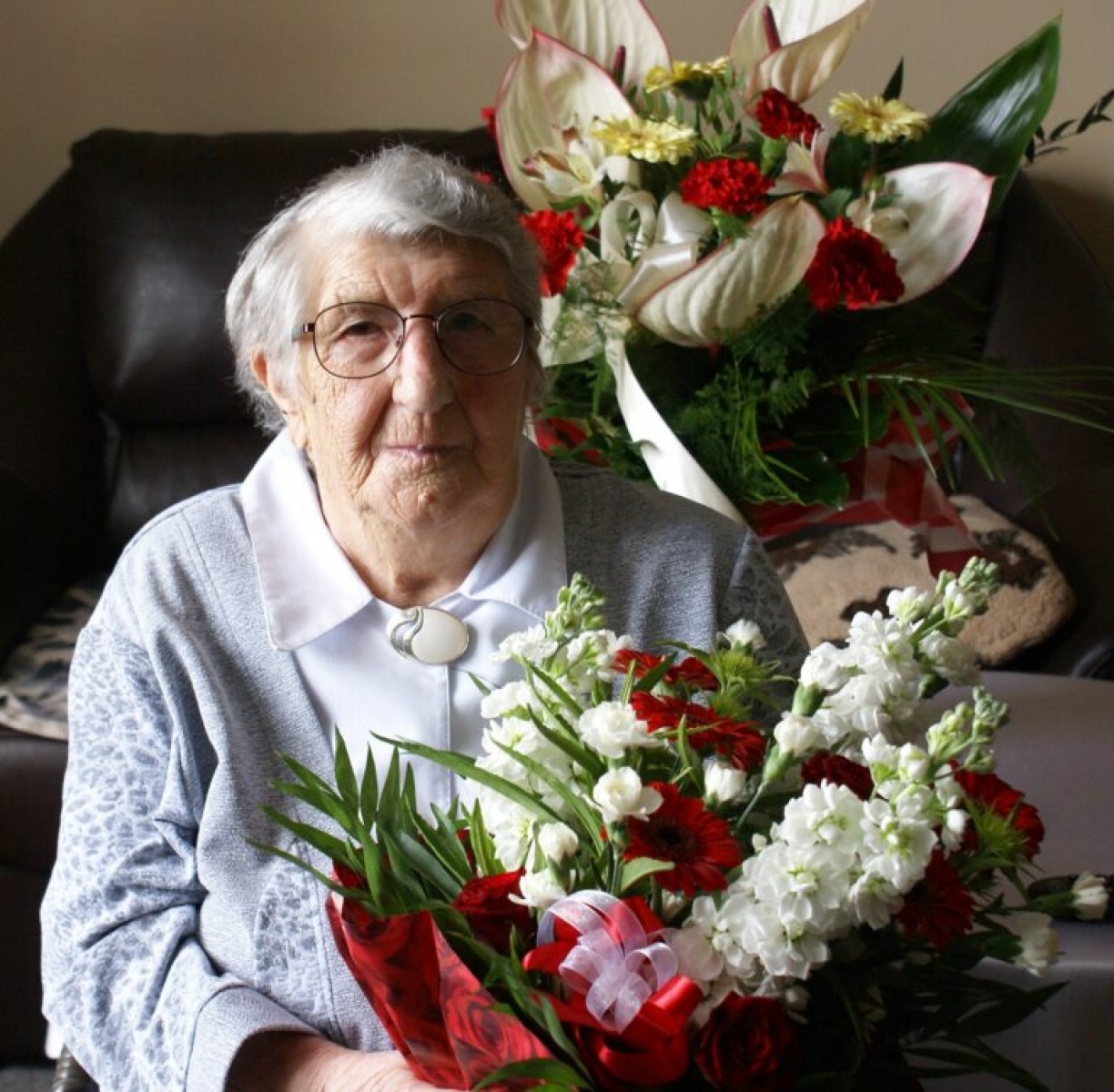 Zdjęcie w galerii na portalu naszraciborz.pl: Wójt Gminy Rudnik w odwiedzinach u jubilatek wiadomości z regionu