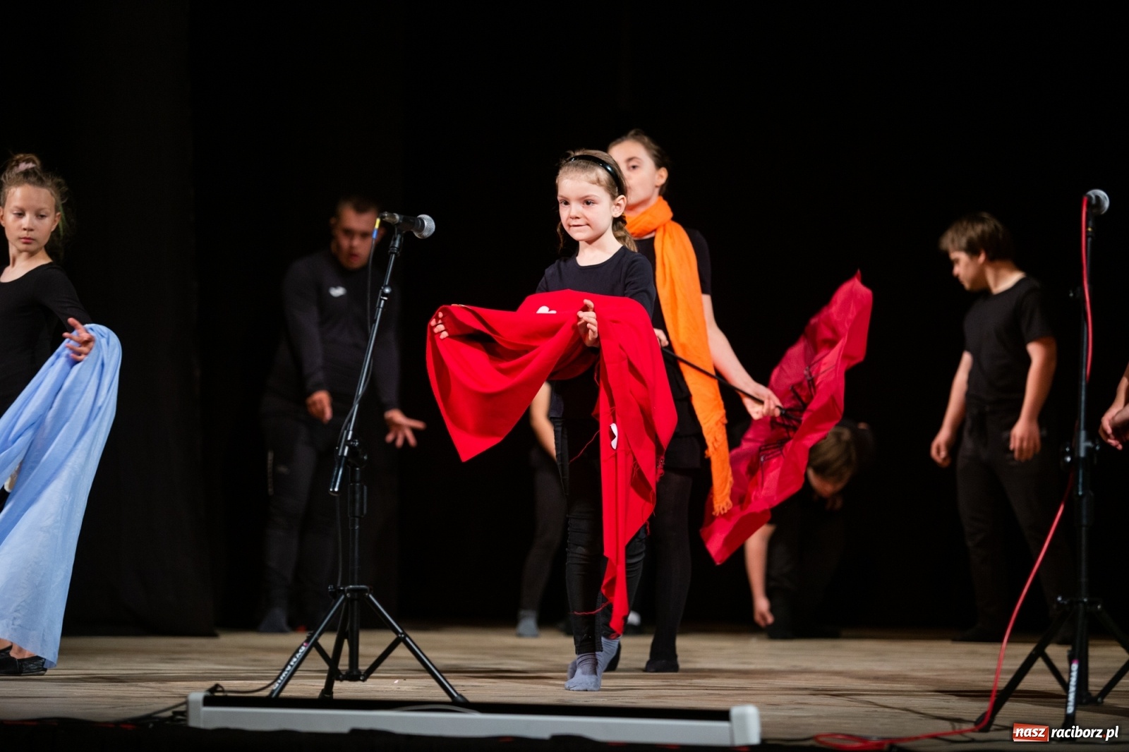 Zdjęcie w galerii na portalu naszraciborz.pl: Czwarta Ściana II na deskach sceny DK Strzecha wiadomości z regionu