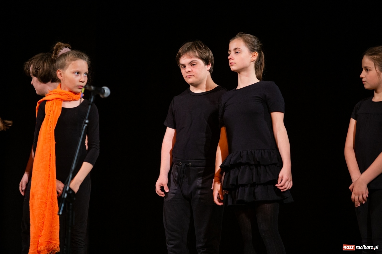 Zdjęcie w galerii na portalu naszraciborz.pl: Czwarta Ściana II na deskach sceny DK Strzecha wiadomości z regionu