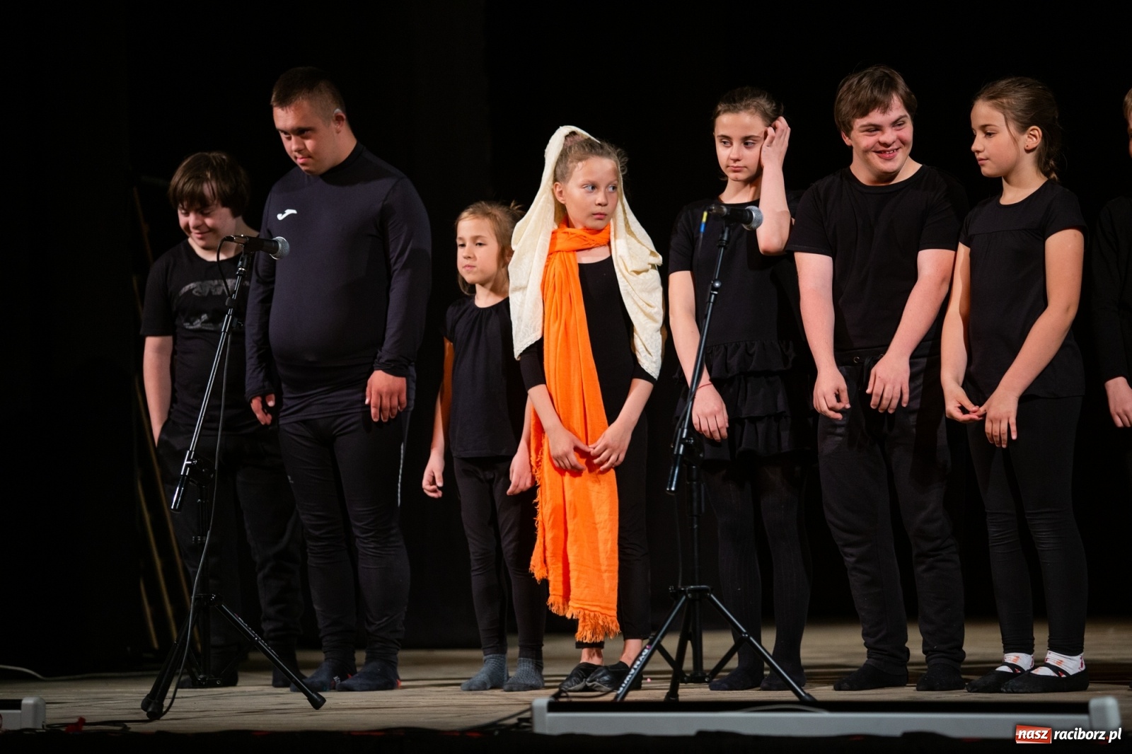 Zdjęcie w galerii na portalu naszraciborz.pl: Czwarta Ściana II na deskach sceny DK Strzecha wiadomości z regionu