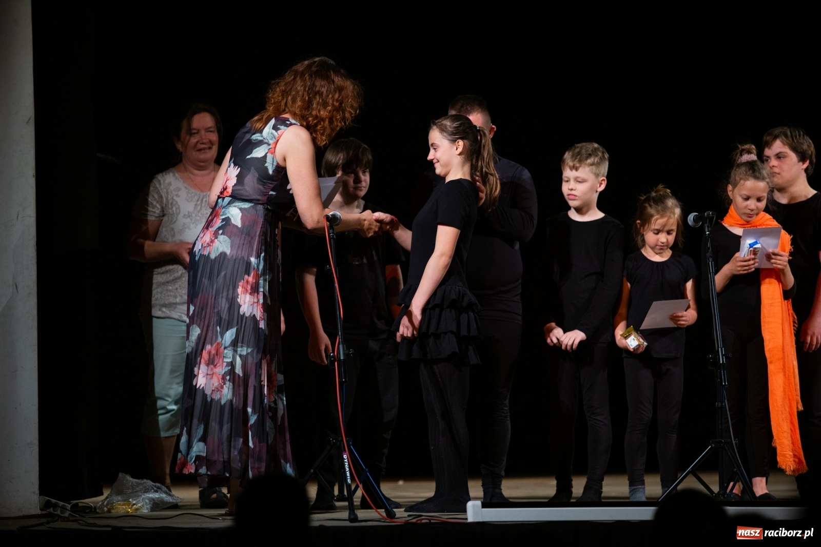 Zdjęcie w galerii na portalu naszraciborz.pl: Czwarta Ściana II na deskach sceny DK Strzecha wiadomości z regionu