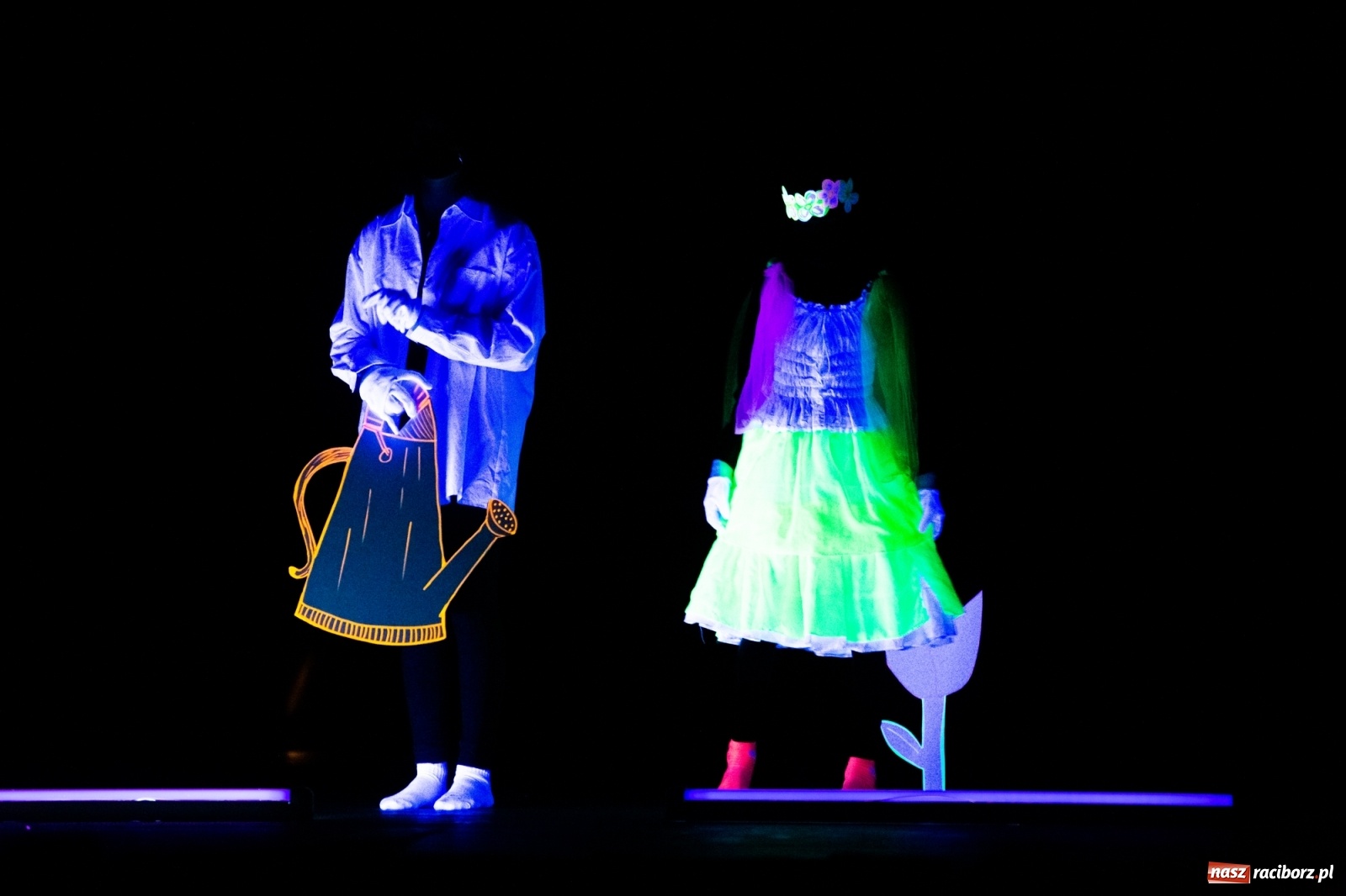 Zdjęcie w galerii na portalu naszraciborz.pl: Czwarta Ściana II na deskach sceny DK Strzecha wiadomości z regionu