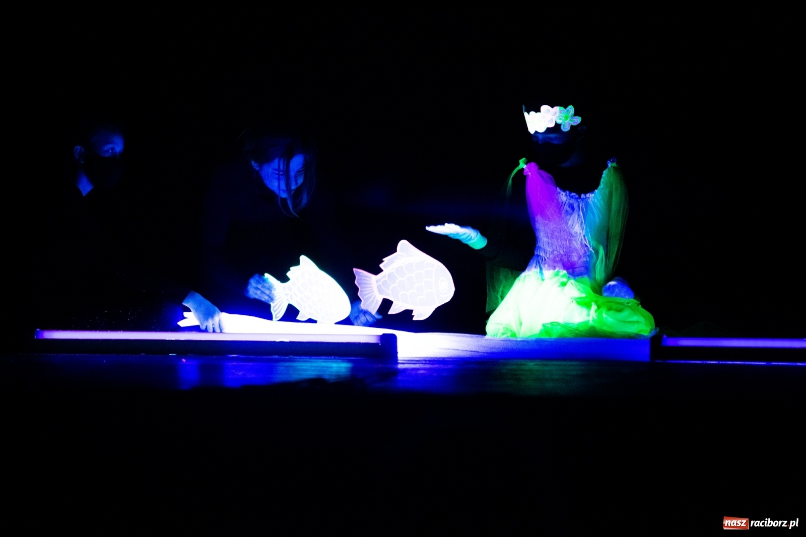 Zdjęcie w galerii na portalu naszraciborz.pl: Czwarta Ściana II na deskach sceny DK Strzecha wiadomości z regionu