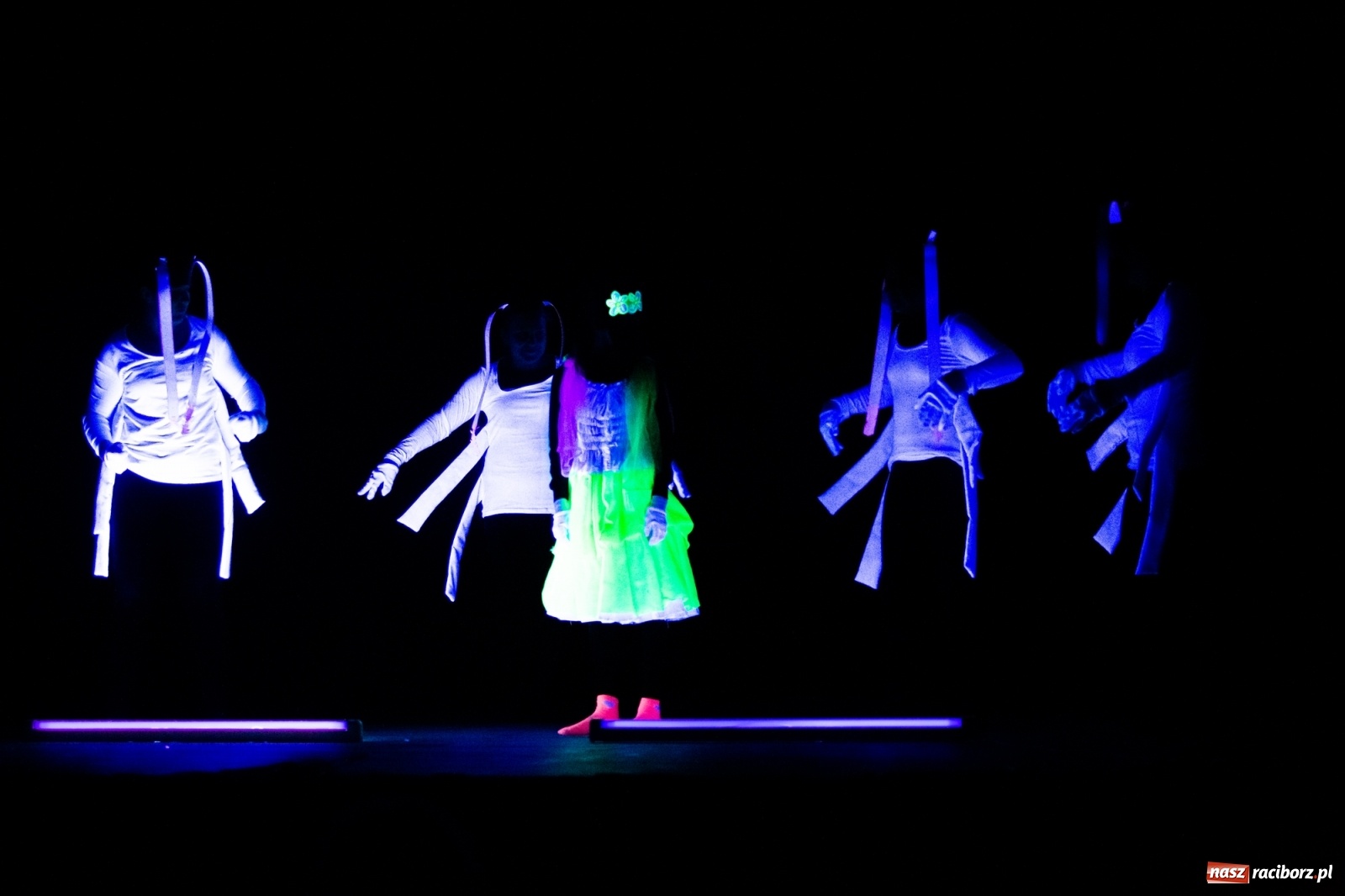 Zdjęcie w galerii na portalu naszraciborz.pl: Czwarta Ściana II na deskach sceny DK Strzecha wiadomości z regionu