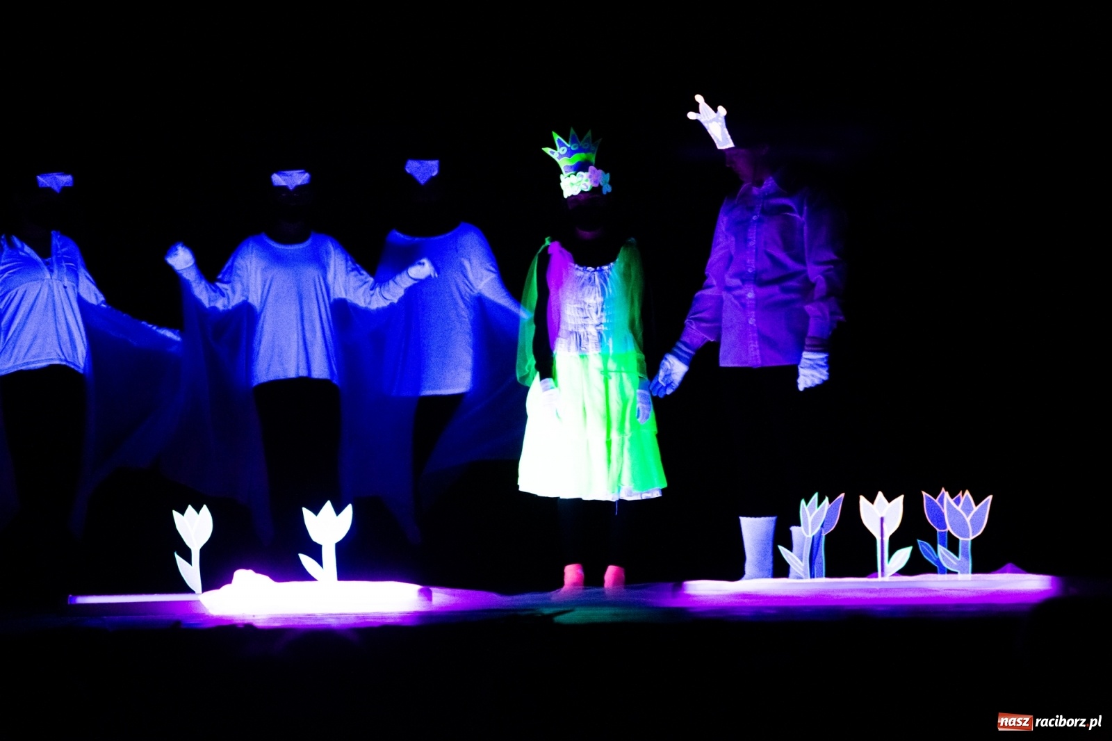 Zdjęcie w galerii na portalu naszraciborz.pl: Czwarta Ściana II na deskach sceny DK Strzecha wiadomości z regionu