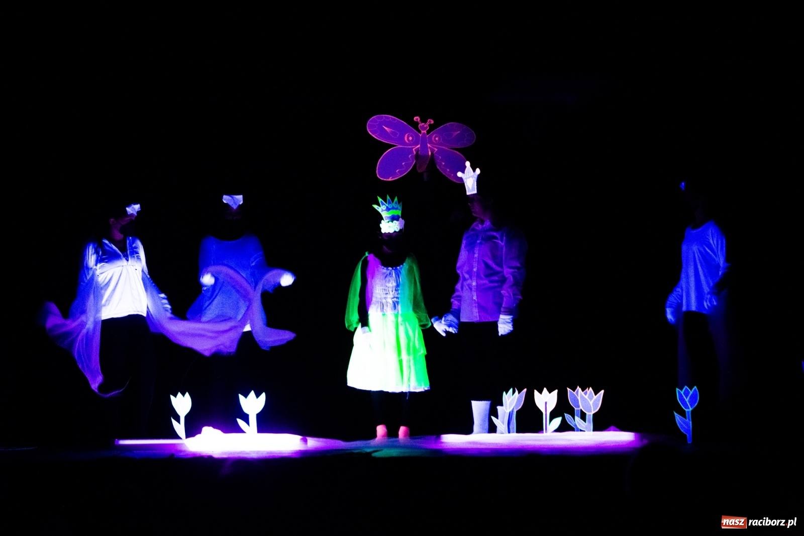 Zdjęcie w galerii na portalu naszraciborz.pl: Czwarta Ściana II na deskach sceny DK Strzecha wiadomości z regionu