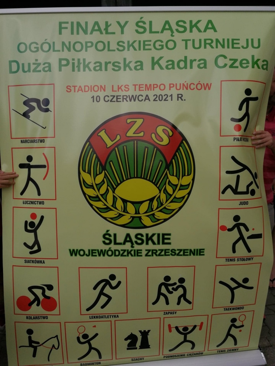 Zdjęcie w galerii na portalu naszraciborz.pl: Podium piłkarzy LKS 07 Markowice na turnieju w Puńcowie wiadomości z regionu