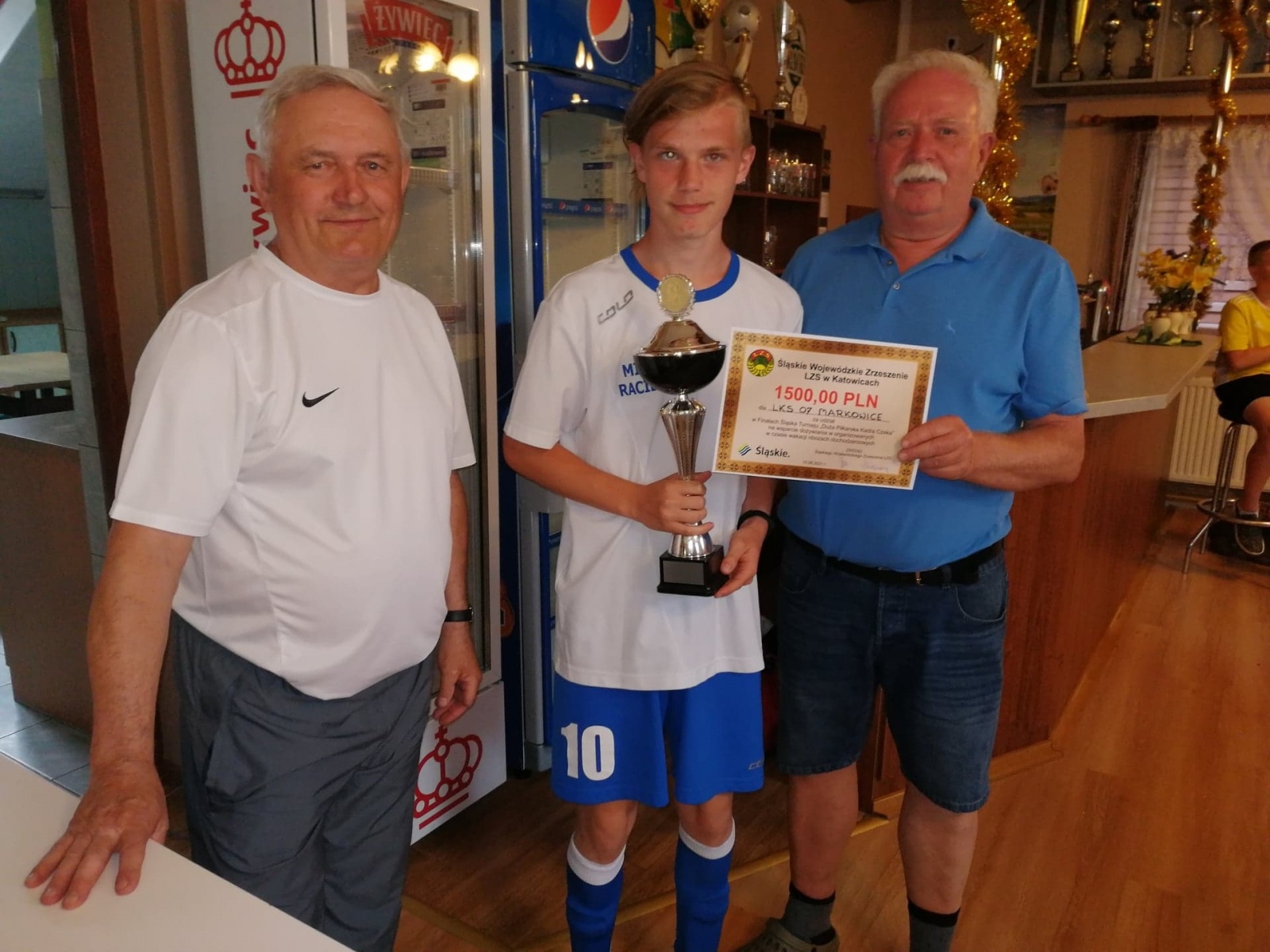 Zdjęcie w galerii na portalu naszraciborz.pl: Podium piłkarzy LKS 07 Markowice na turnieju w Puńcowie wiadomości z regionu