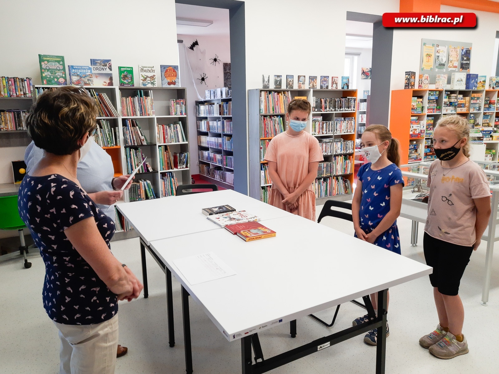 Zdjęcie w galerii na portalu naszraciborz.pl: Tajemniczy konkurs w raciborskiej bibliotece wiadomości z regionu