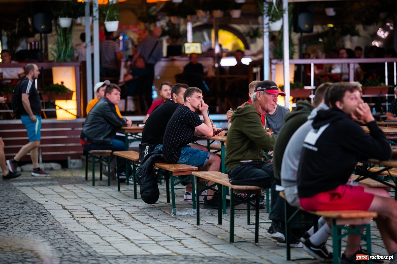 Zdjęcie w galerii na portalu naszraciborz.pl: Raciborska strefa kibica wystartowała wiadomości z regionu