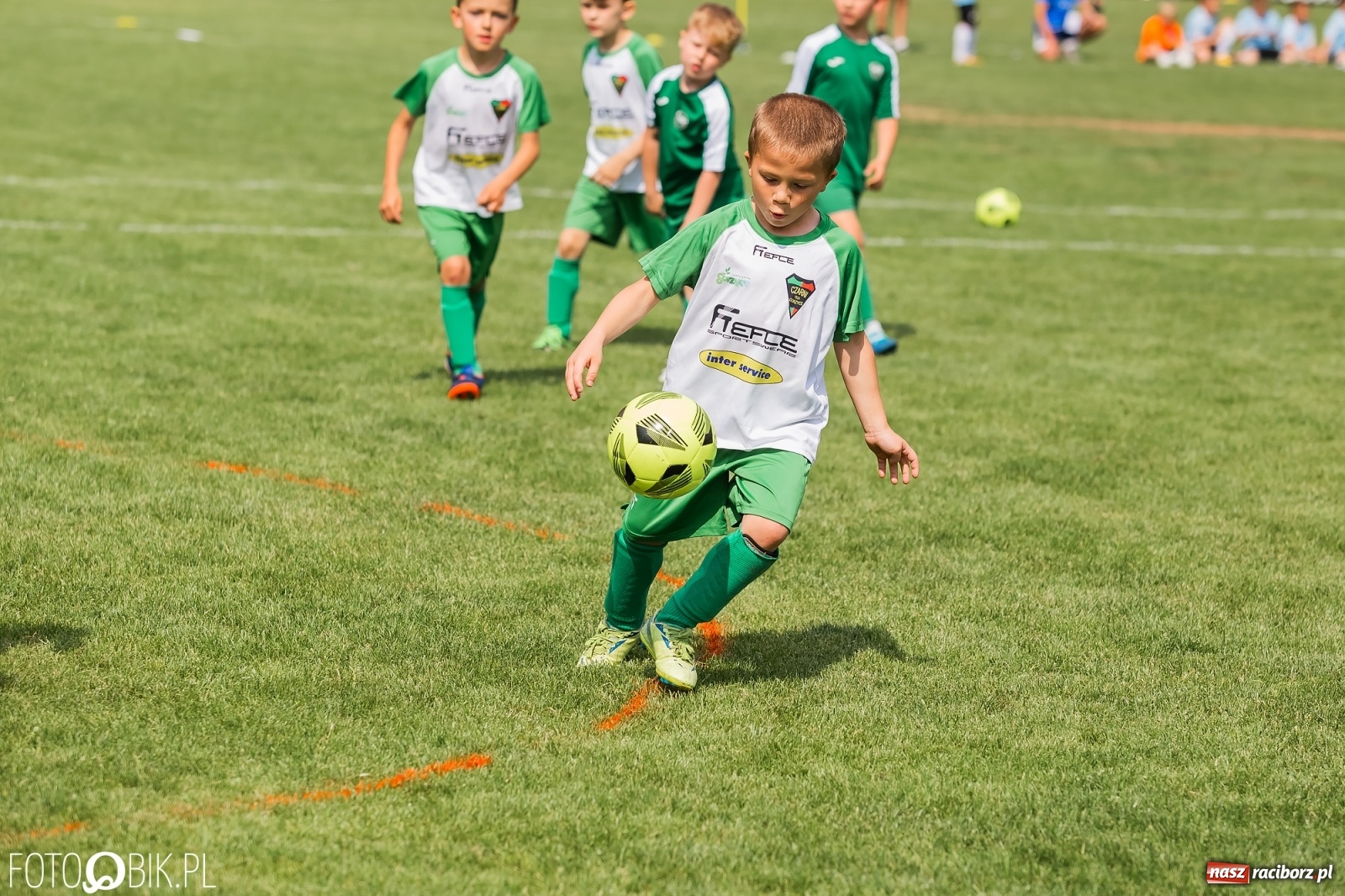 Zdjęcie w galerii na portalu naszraciborz.pl: Piłkarska rywalizacja rocznika 2014 w Tworków Cup [FOTO] wiadomości z regionu