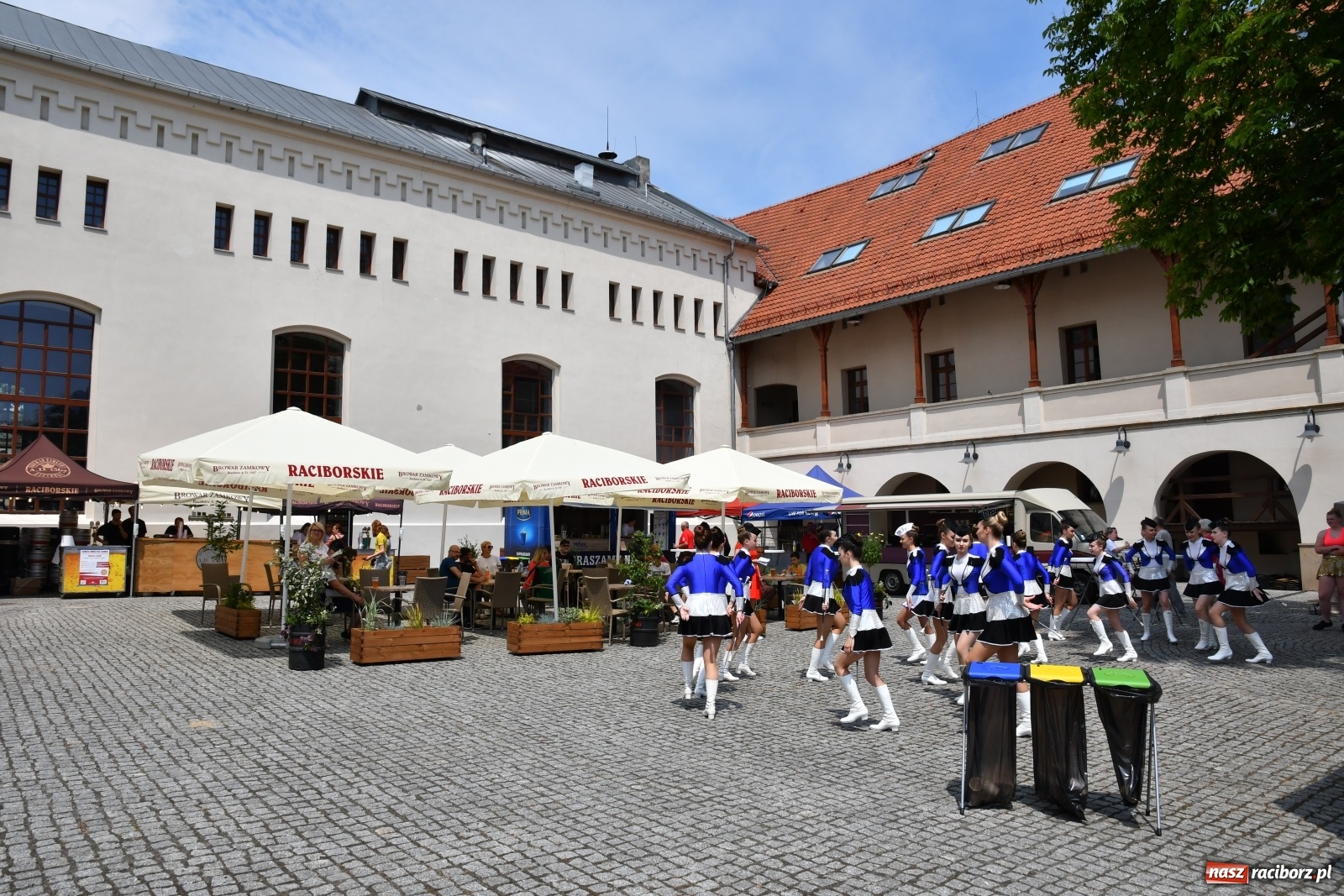 Zdjęcie w galerii na portalu naszraciborz.pl: I Ogólnopolski Mażoretkowy Zawrót Głowy Racibórz 2021 wiadomości z regionu